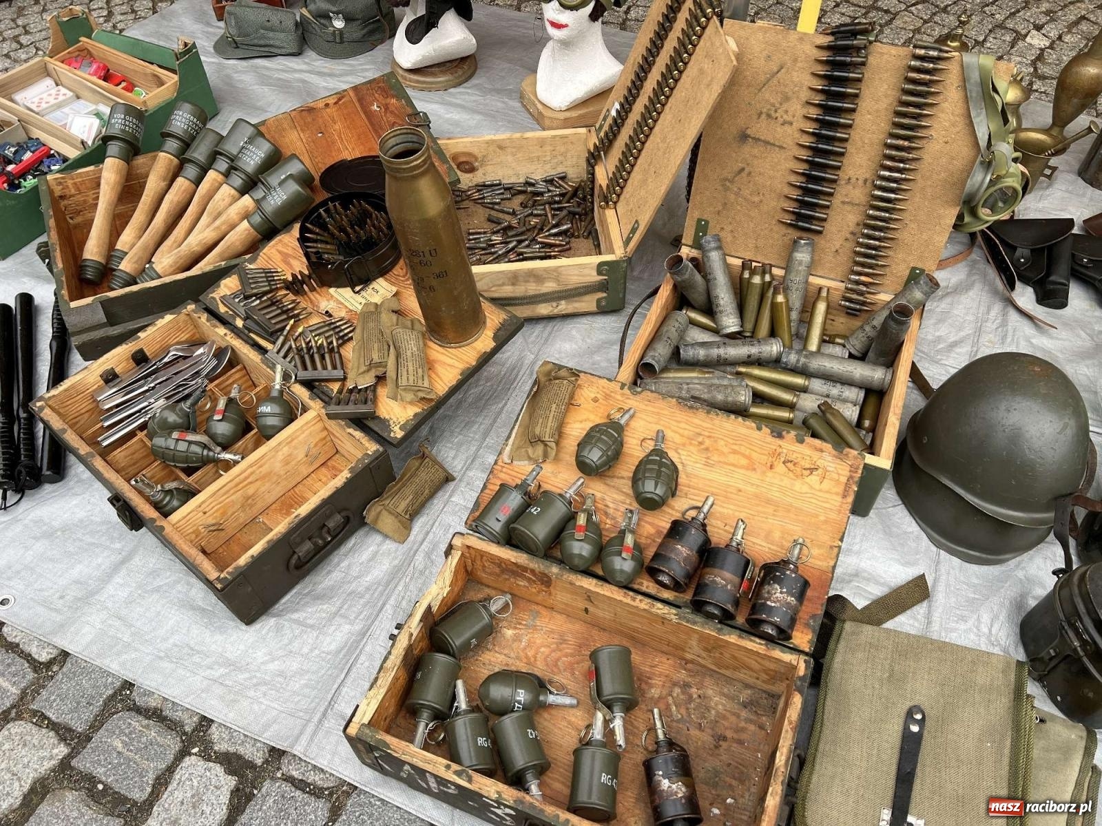 Zdjęcie w galerii na portalu naszraciborz.pl: Ciekawostki z ostatniego w tym roku targu staroci [FOTO i WIDEO] wiadomości z regionu