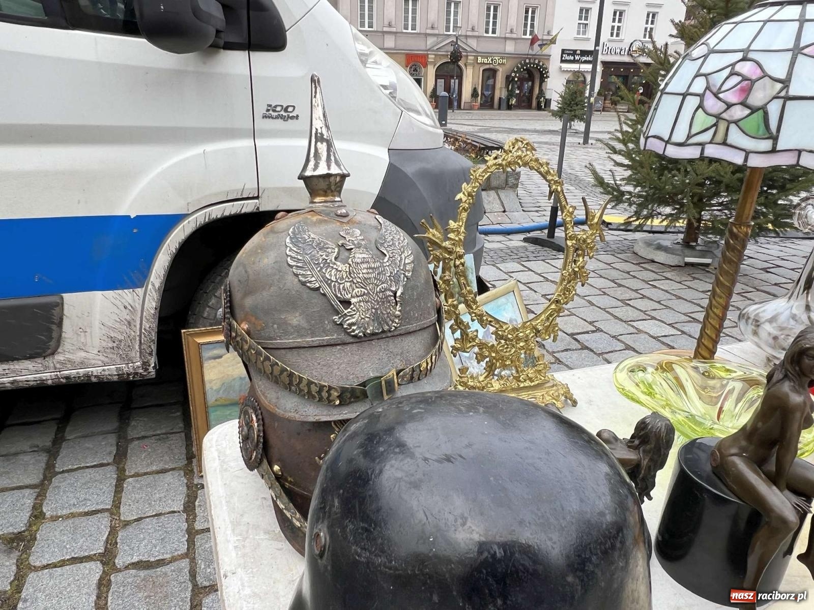 Zdjęcie w galerii na portalu naszraciborz.pl: Ciekawostki z ostatniego w tym roku targu staroci [FOTO i WIDEO] wiadomości z regionu