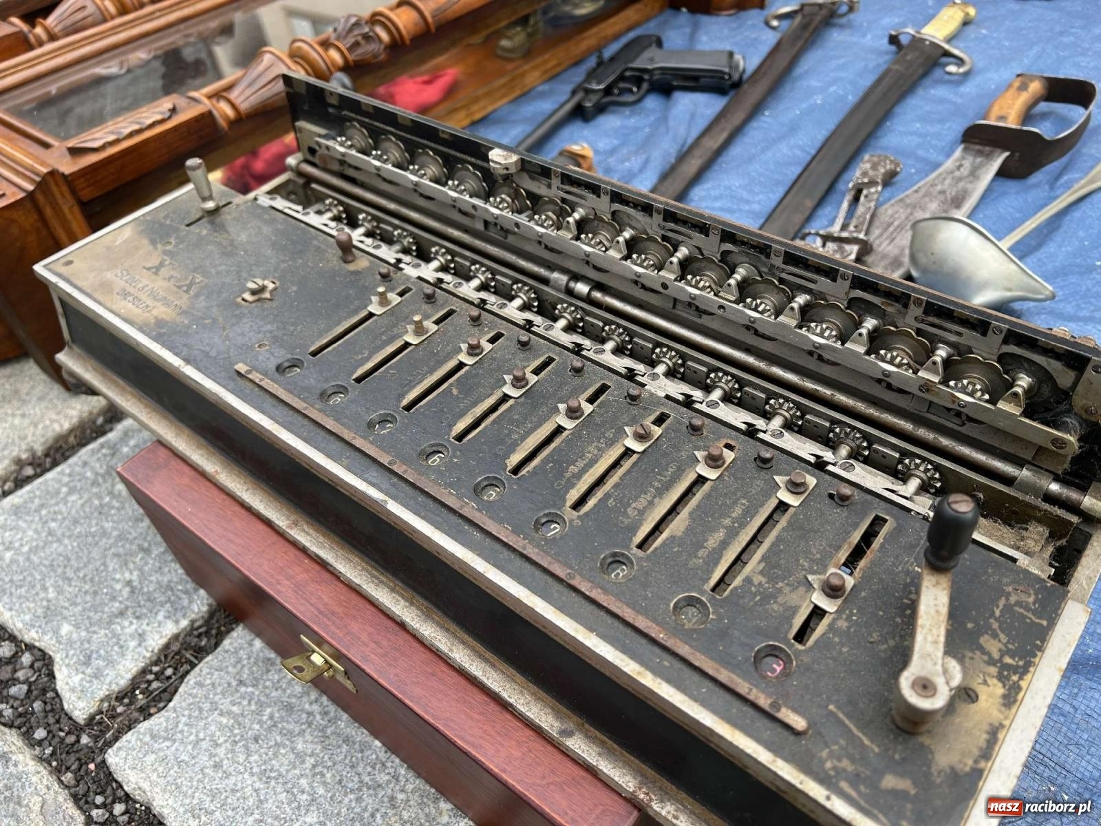 Zdjęcie w galerii na portalu naszraciborz.pl: Ciekawostki z ostatniego w tym roku targu staroci [FOTO i WIDEO] wiadomości z regionu