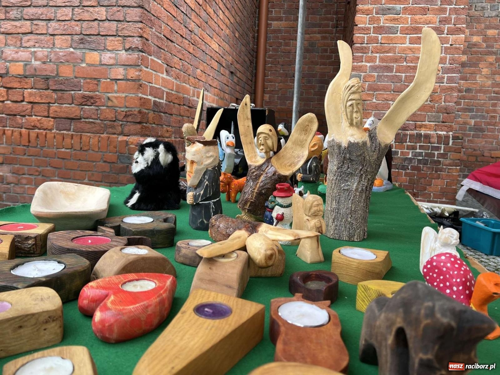 Zdjęcie w galerii na portalu naszraciborz.pl: Ciekawostki z ostatniego w tym roku targu staroci [FOTO i WIDEO] wiadomości z regionu