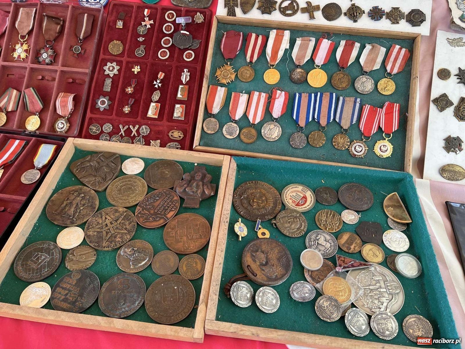 Zdjęcie w galerii na portalu naszraciborz.pl: Ciekawostki z ostatniego w tym roku targu staroci [FOTO i WIDEO] wiadomości z regionu