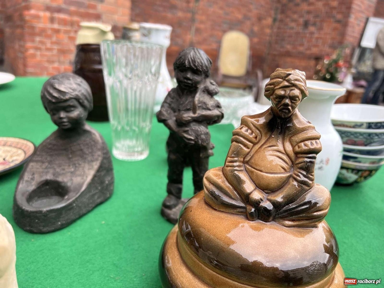 Zdjęcie w galerii na portalu naszraciborz.pl: Ciekawostki z ostatniego w tym roku targu staroci [FOTO i WIDEO] wiadomości z regionu