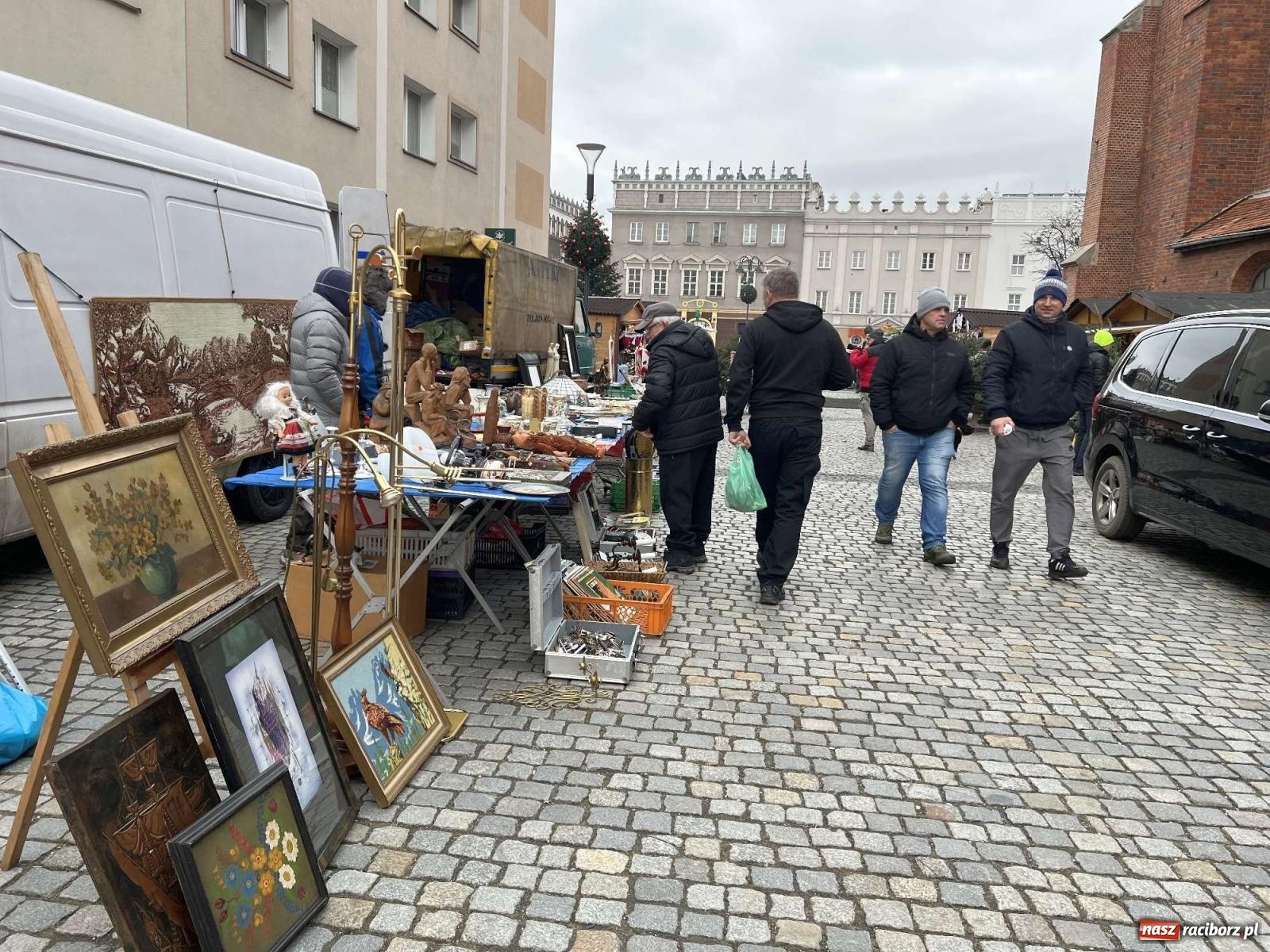 Zdjęcie w galerii na portalu naszraciborz.pl: Ciekawostki z ostatniego w tym roku targu staroci [FOTO i WIDEO] wiadomości z regionu