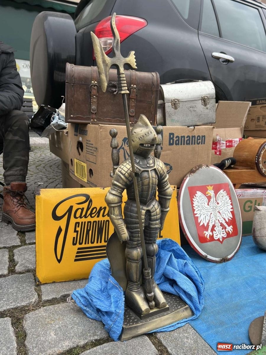 Zdjęcie w galerii na portalu naszraciborz.pl: Ciekawostki z ostatniego w tym roku targu staroci [FOTO i WIDEO] wiadomości z regionu