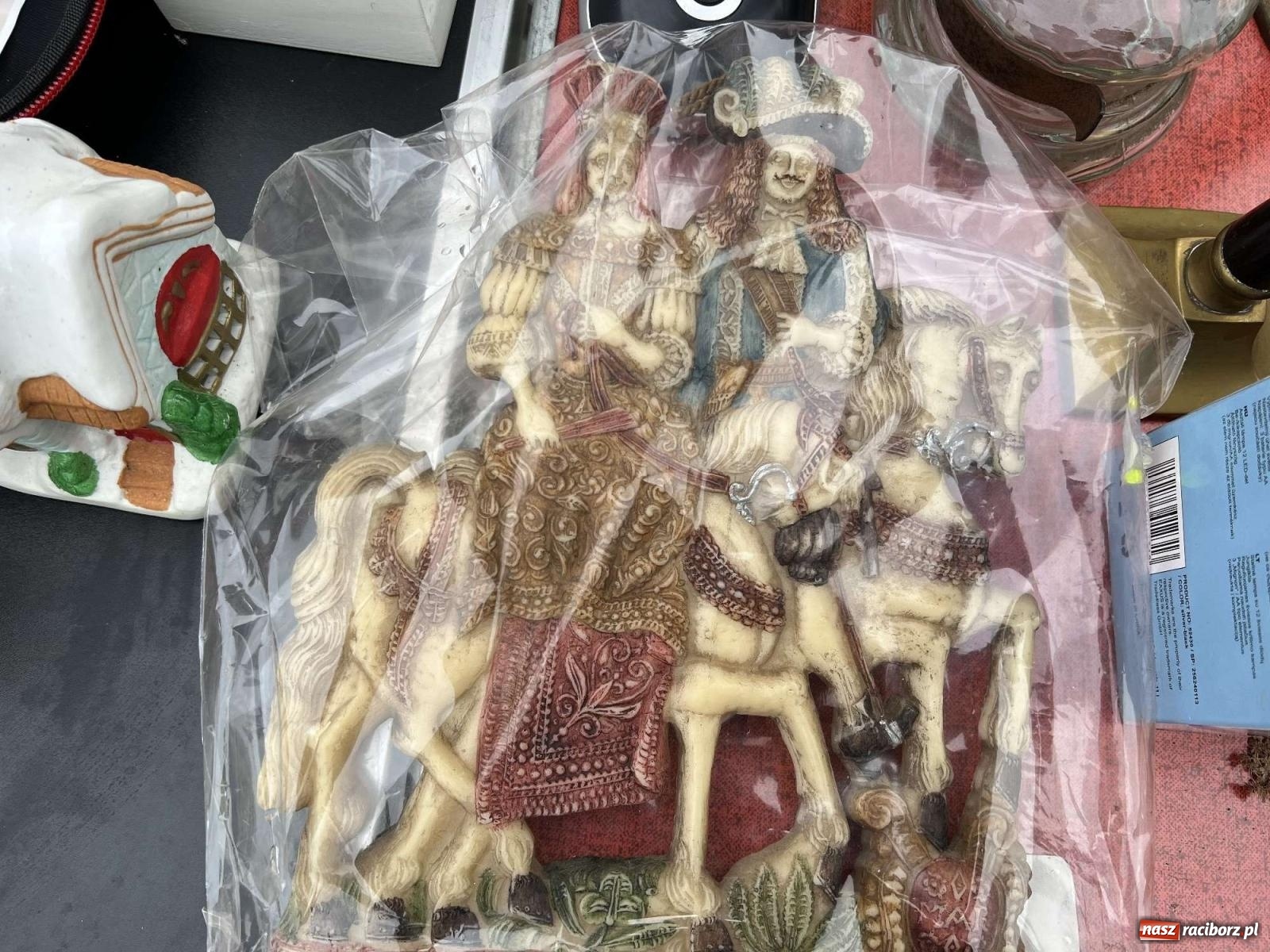 Zdjęcie w galerii na portalu naszraciborz.pl: Ciekawostki z ostatniego w tym roku targu staroci [FOTO i WIDEO] wiadomości z regionu