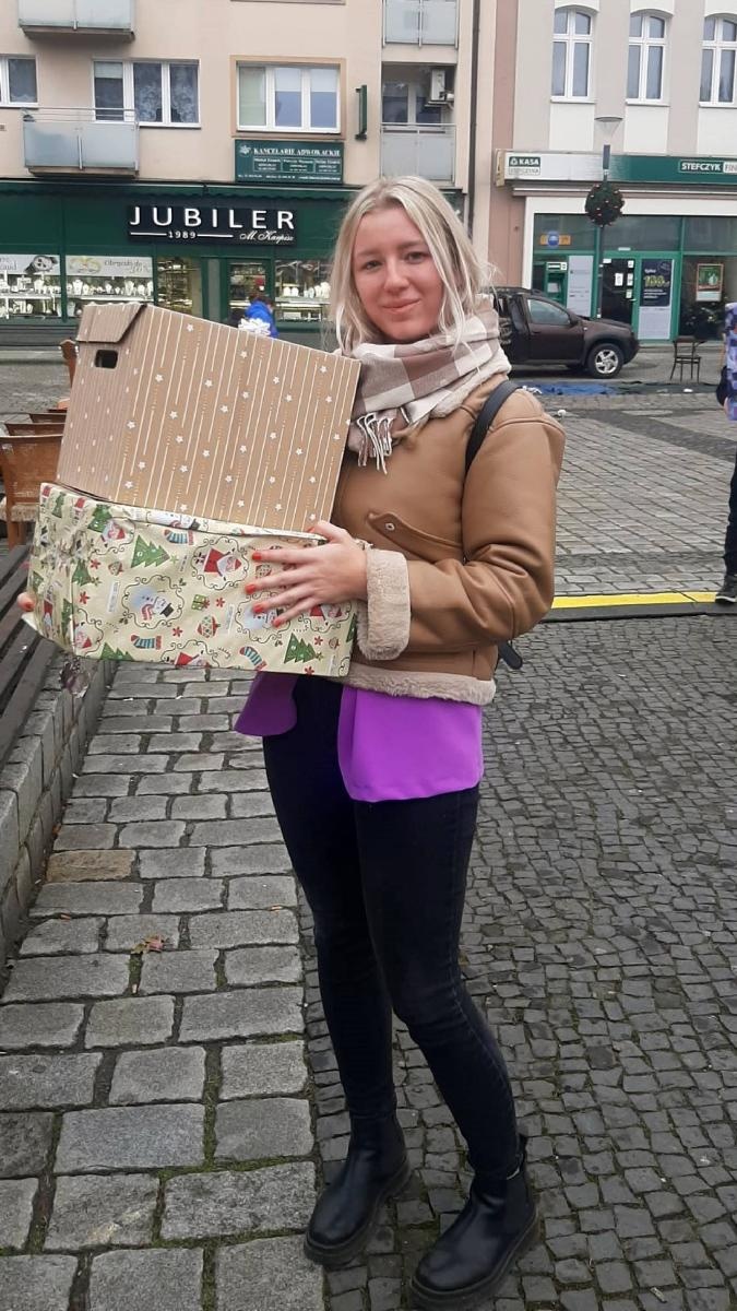 Zdjęcie w galerii na portalu naszraciborz.pl: Podaj prezent. Ponad dwieście paczek w Raciborzu wiadomości z regionu