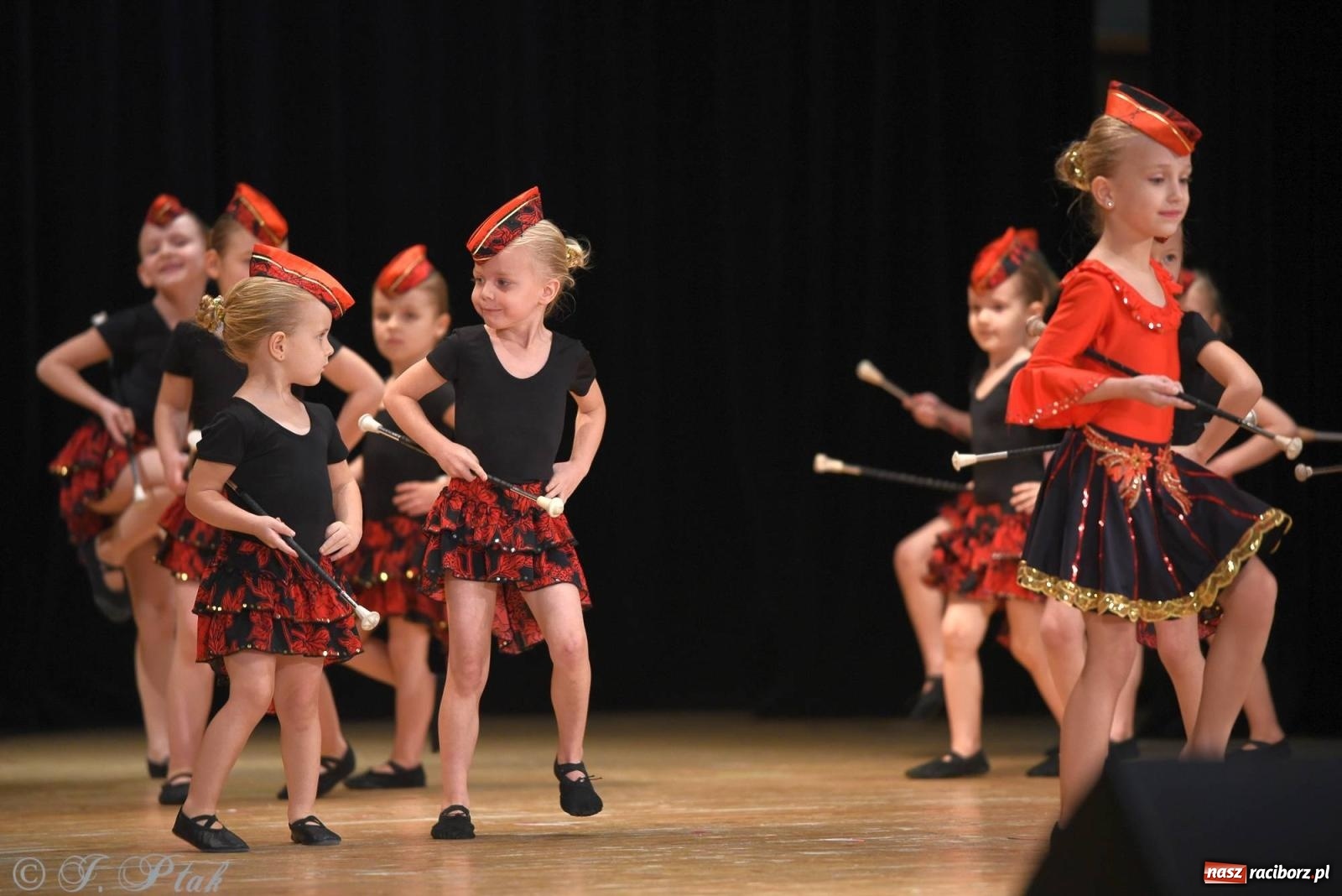 Zdjęcie w galerii na portalu naszraciborz.pl: Źródło i Patria zatańczyły dla Kubusia [FOTO i WIDEO] wiadomości z regionu
