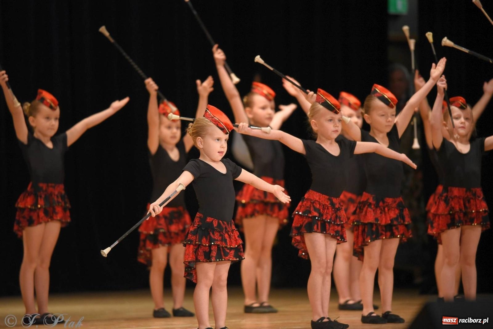 Zdjęcie w galerii na portalu naszraciborz.pl: Źródło i Patria zatańczyły dla Kubusia [FOTO i WIDEO] wiadomości z regionu