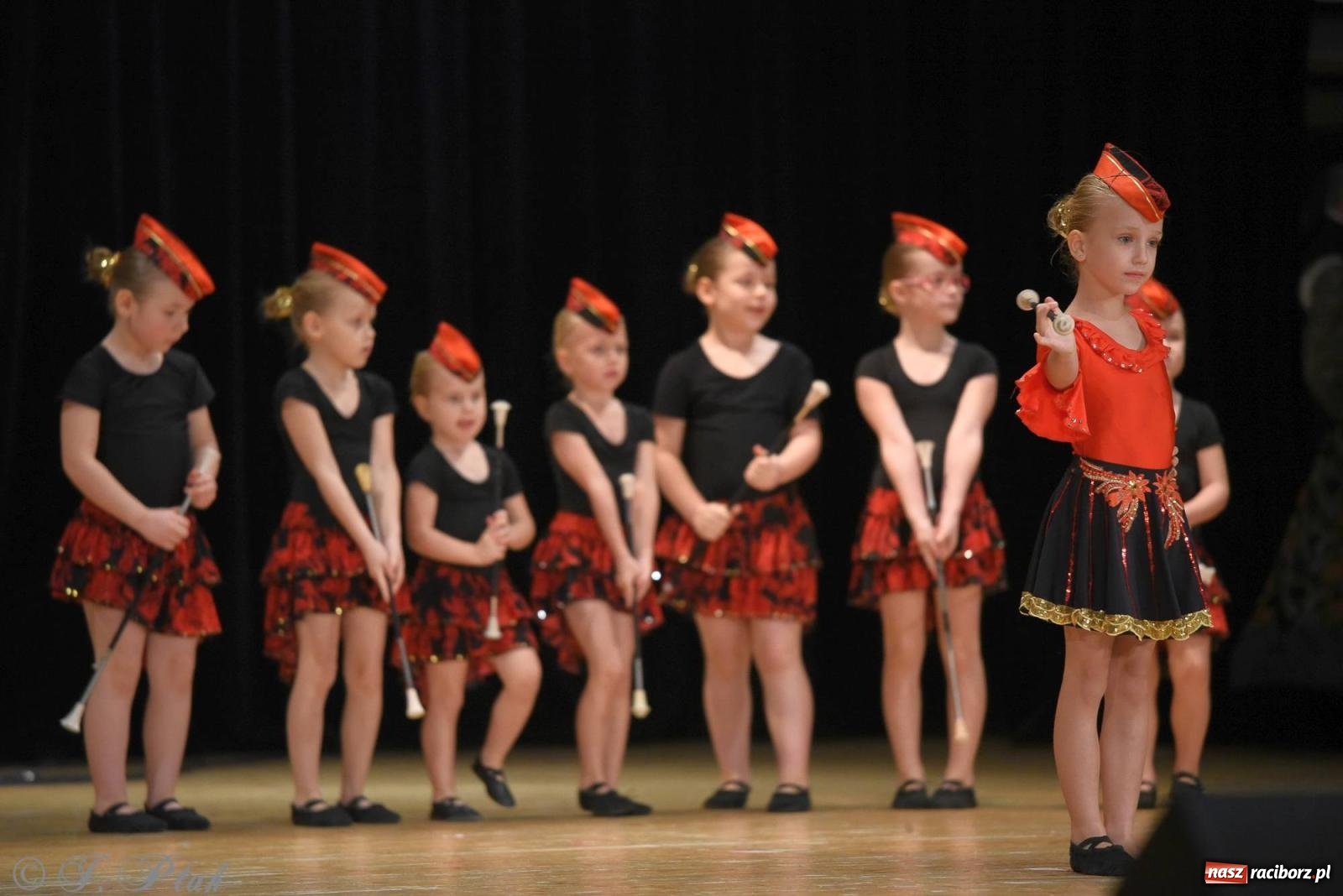 Zdjęcie w galerii na portalu naszraciborz.pl: Źródło i Patria zatańczyły dla Kubusia [FOTO i WIDEO] wiadomości z regionu