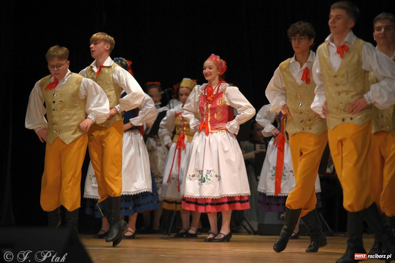 Zdjęcie w galerii na portalu naszraciborz.pl: Źródło i Patria zatańczyły dla Kubusia [FOTO i WIDEO] wiadomości z regionu