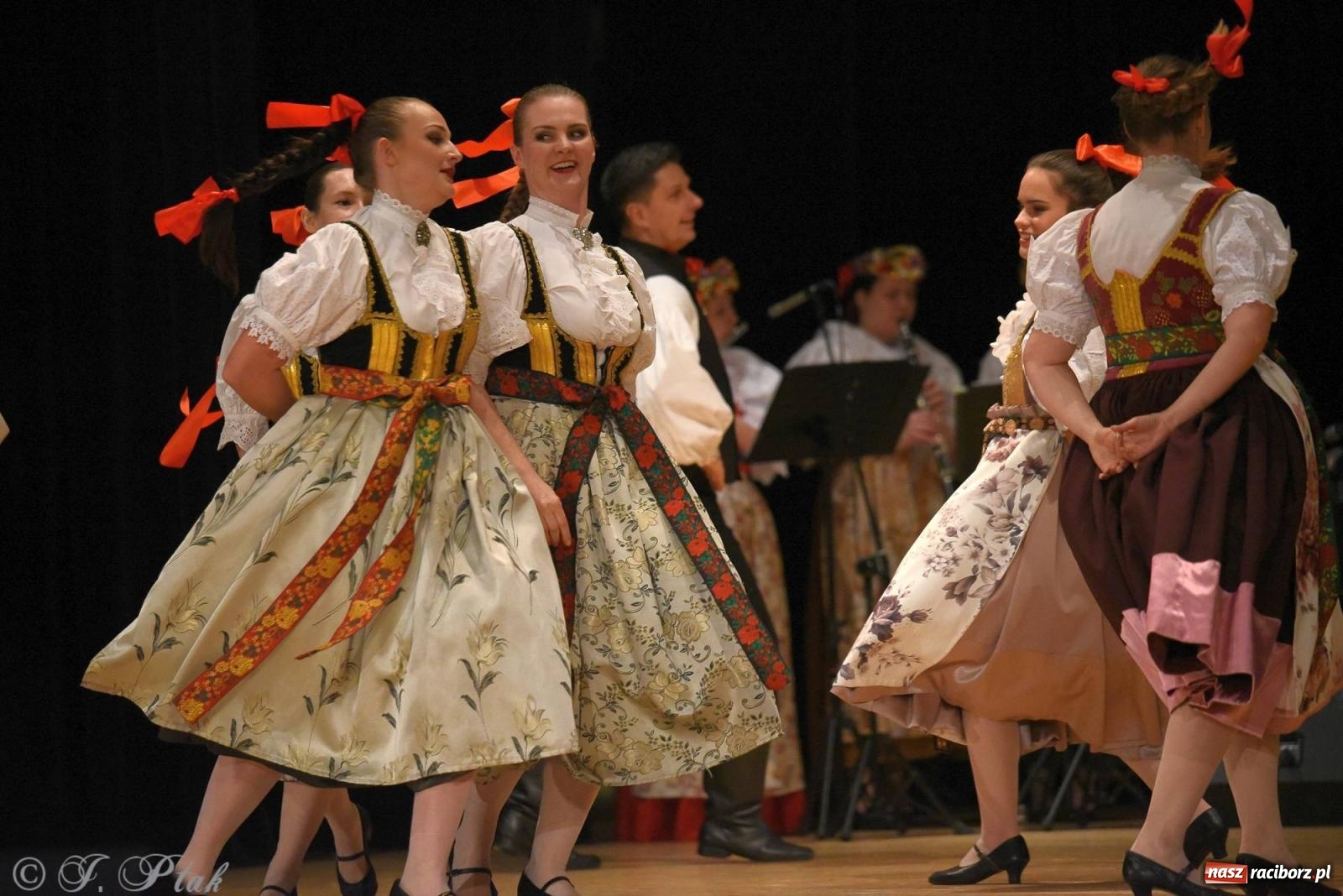 Zdjęcie w galerii na portalu naszraciborz.pl: Źródło i Patria zatańczyły dla Kubusia [FOTO i WIDEO] wiadomości z regionu