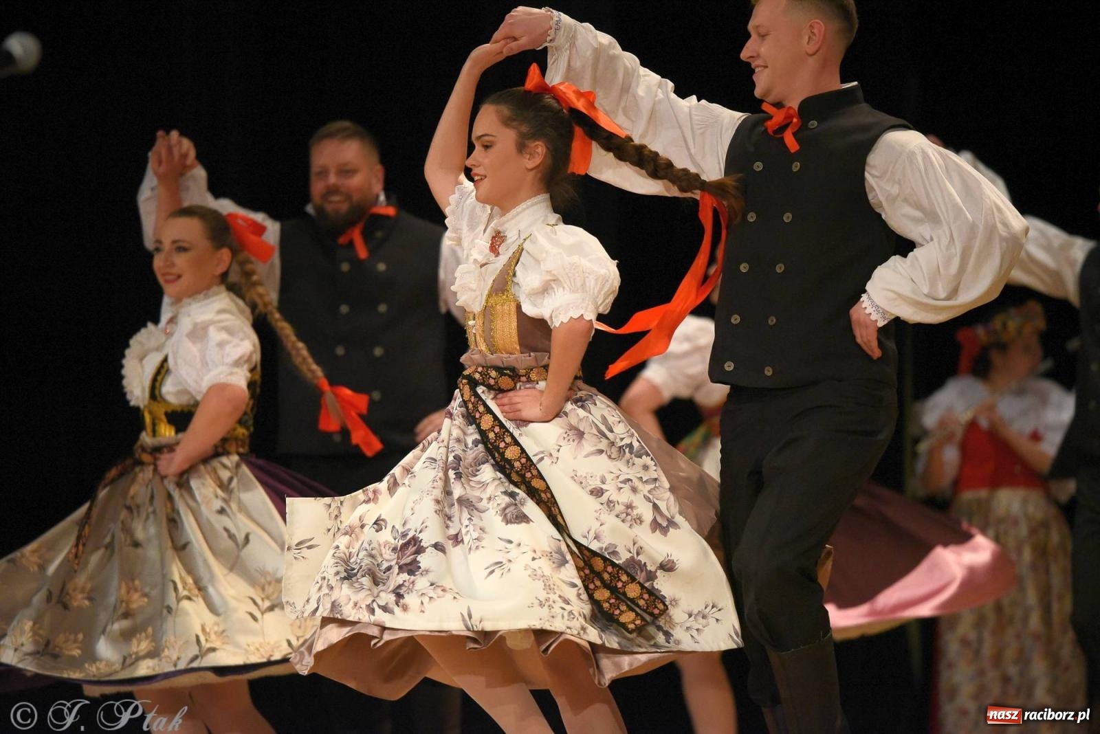 Zdjęcie w galerii na portalu naszraciborz.pl: Źródło i Patria zatańczyły dla Kubusia [FOTO i WIDEO] wiadomości z regionu