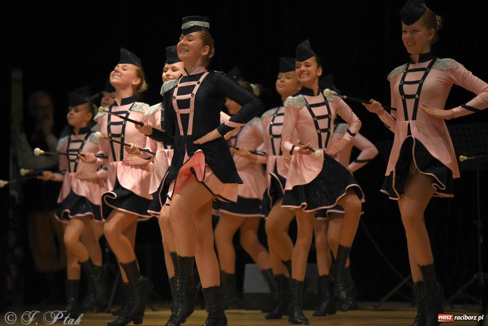 Zdjęcie w galerii na portalu naszraciborz.pl: Źródło i Patria zatańczyły dla Kubusia [FOTO i WIDEO] wiadomości z regionu