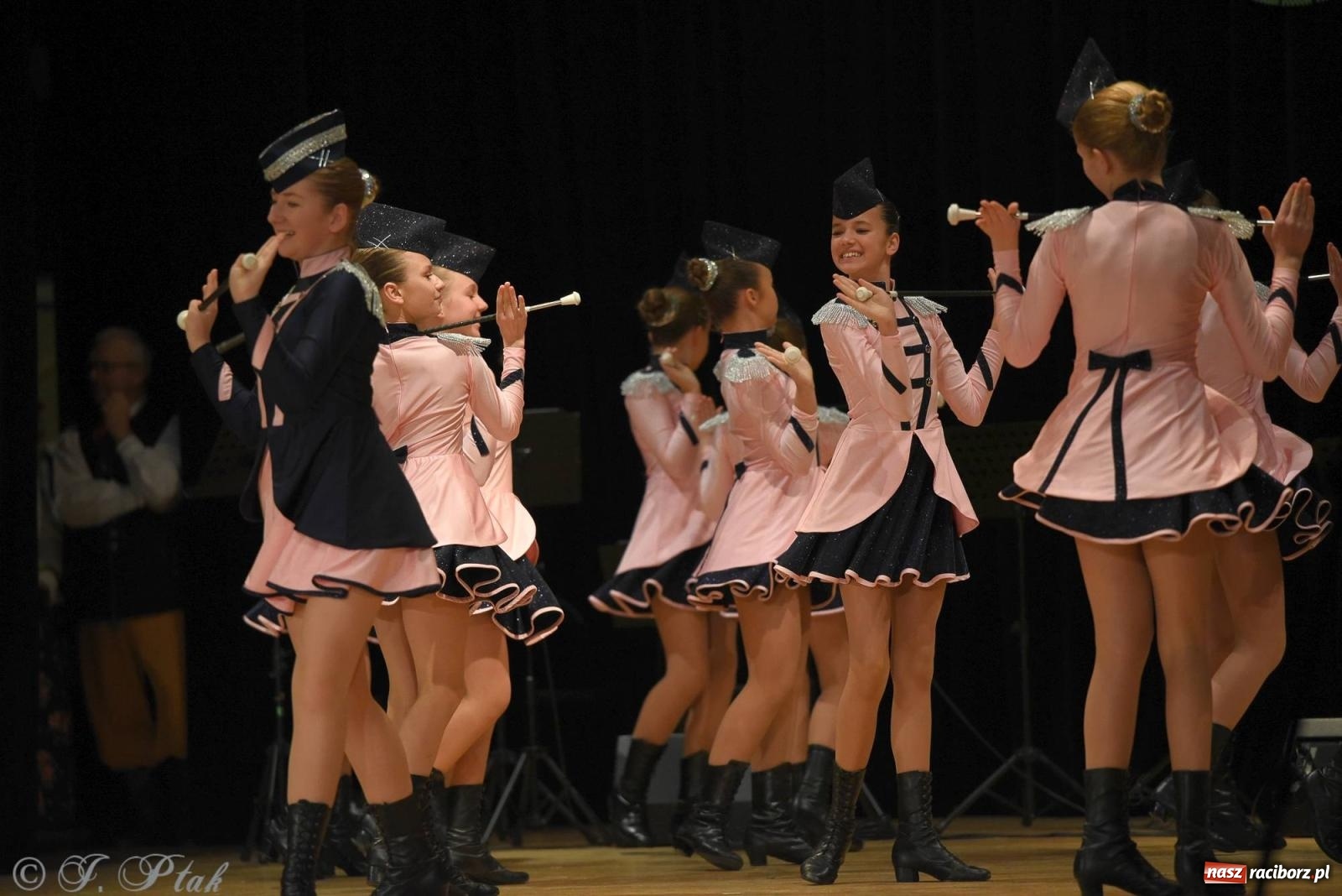 Zdjęcie w galerii na portalu naszraciborz.pl: Źródło i Patria zatańczyły dla Kubusia [FOTO i WIDEO] wiadomości z regionu