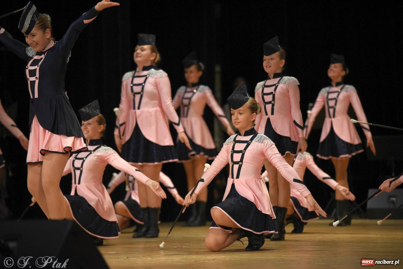 Zdjęcie w galerii na portalu naszraciborz.pl: Źródło i Patria zatańczyły dla Kubusia [FOTO i WIDEO] wiadomości z regionu