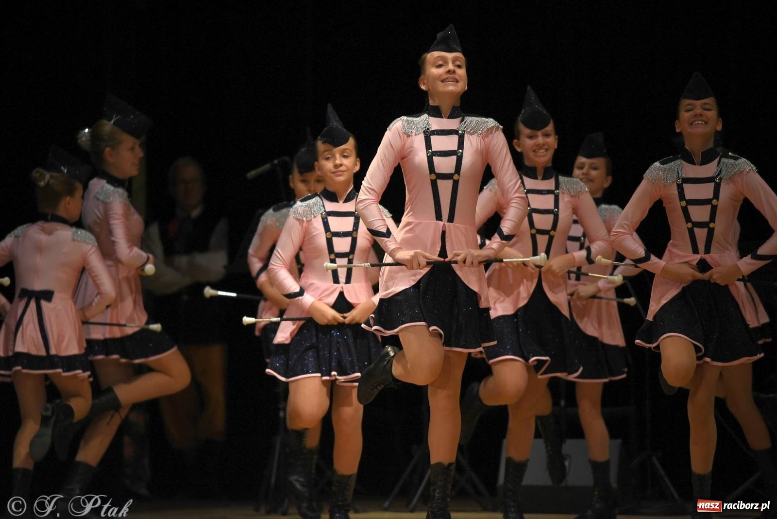 Zdjęcie w galerii na portalu naszraciborz.pl: Źródło i Patria zatańczyły dla Kubusia [FOTO i WIDEO] wiadomości z regionu