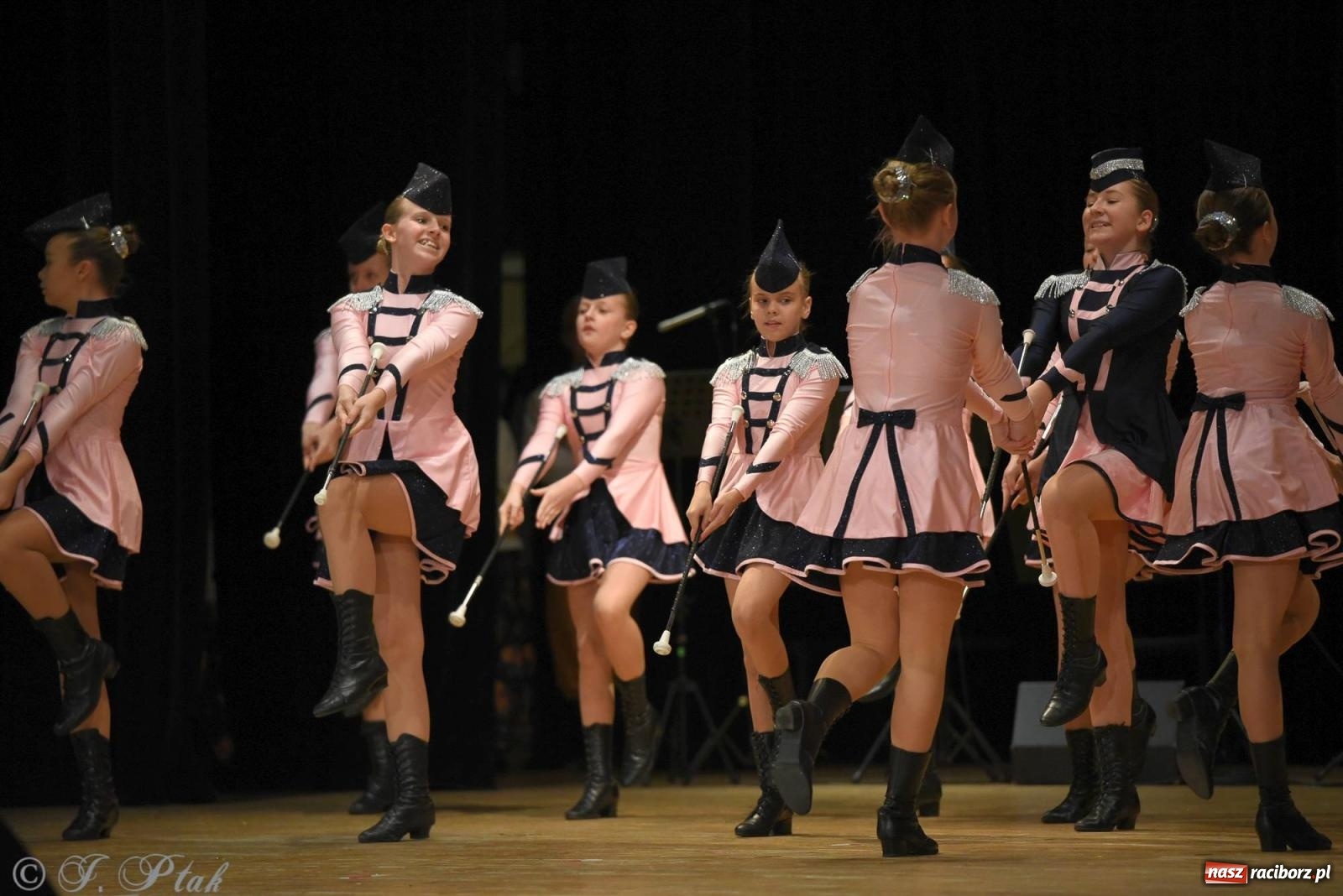 Zdjęcie w galerii na portalu naszraciborz.pl: Źródło i Patria zatańczyły dla Kubusia [FOTO i WIDEO] wiadomości z regionu