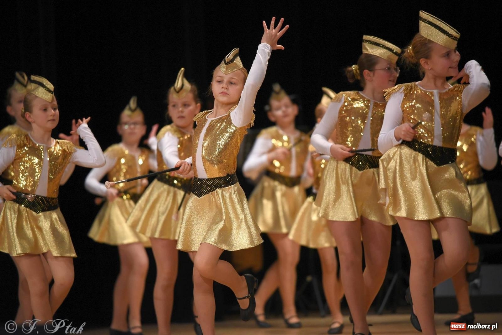 Zdjęcie w galerii na portalu naszraciborz.pl: Źródło i Patria zatańczyły dla Kubusia [FOTO i WIDEO] wiadomości z regionu