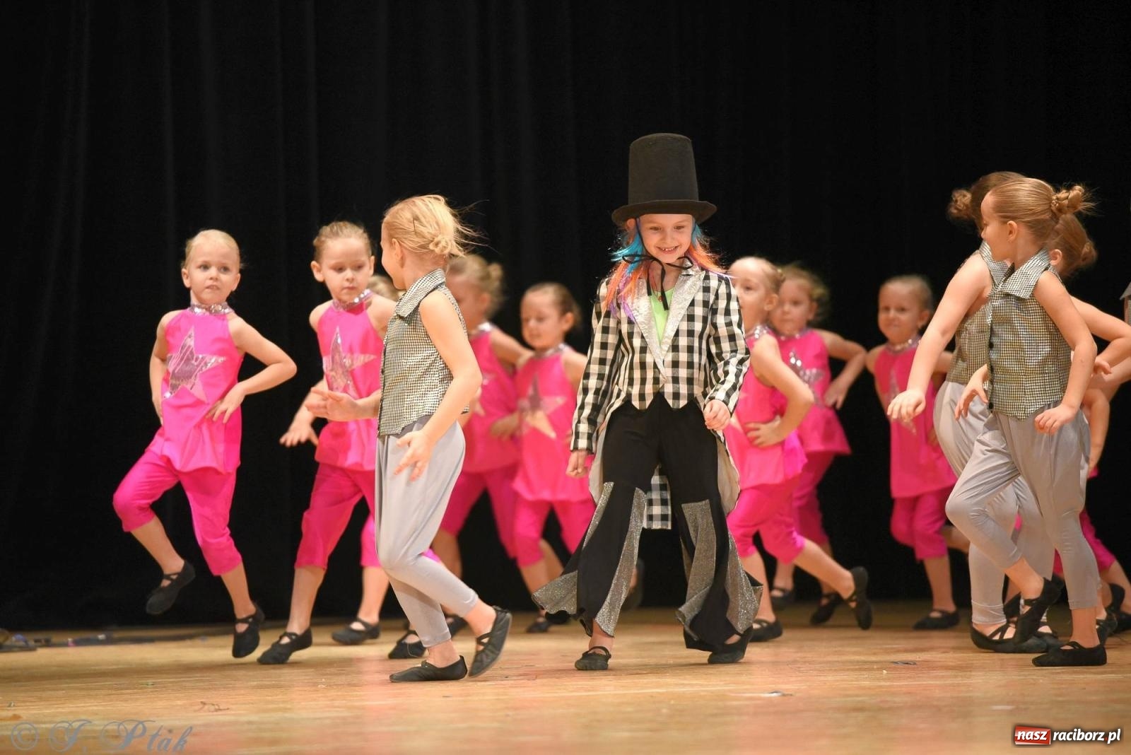 Zdjęcie w galerii na portalu naszraciborz.pl: Źródło i Patria zatańczyły dla Kubusia [FOTO i WIDEO] wiadomości z regionu