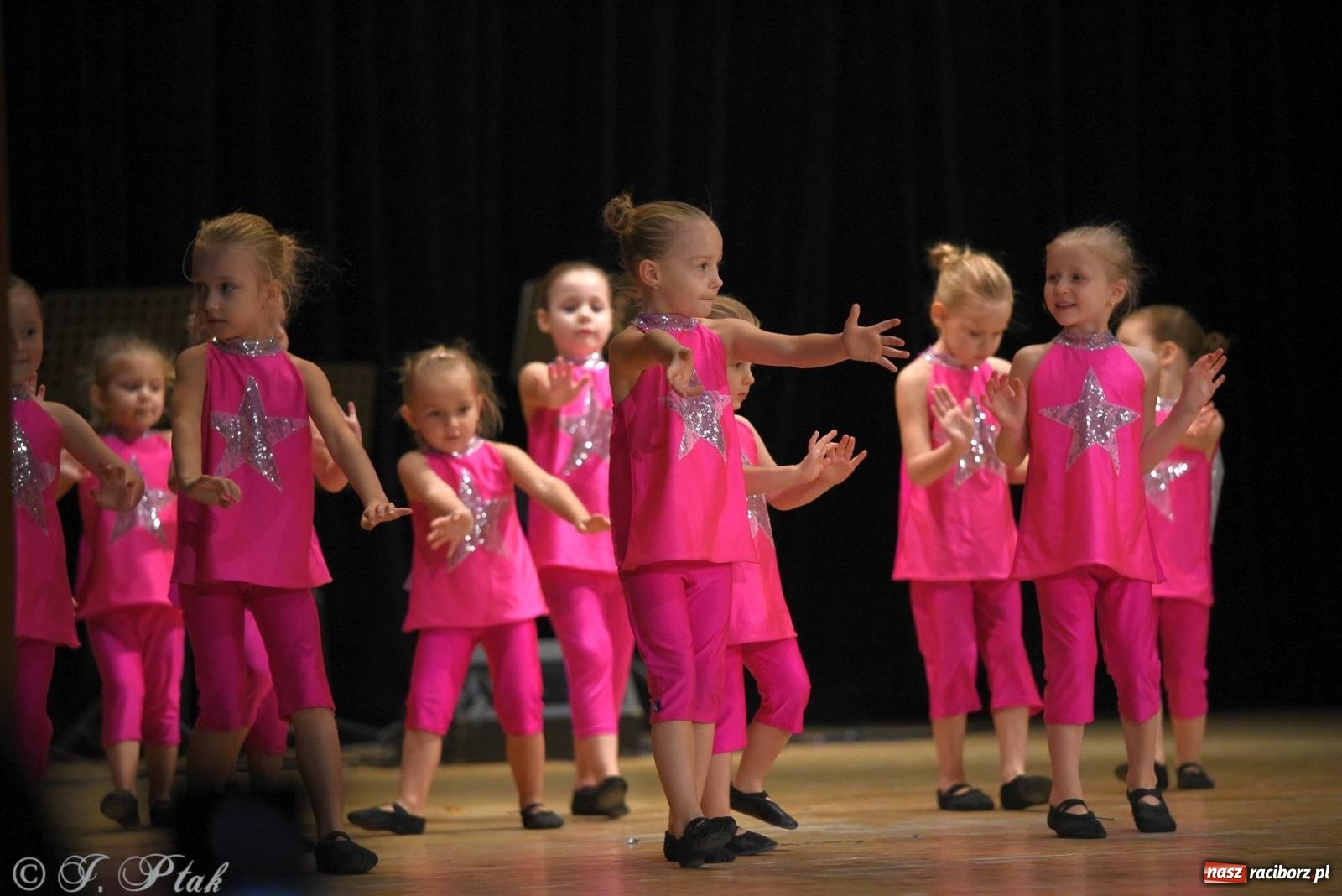 Zdjęcie w galerii na portalu naszraciborz.pl: Źródło i Patria zatańczyły dla Kubusia [FOTO i WIDEO] wiadomości z regionu
