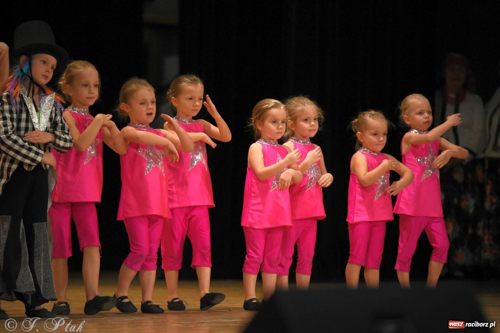 Zdjęcie w galerii na portalu naszraciborz.pl: Źródło i Patria zatańczyły dla Kubusia [FOTO i WIDEO] wiadomości z regionu