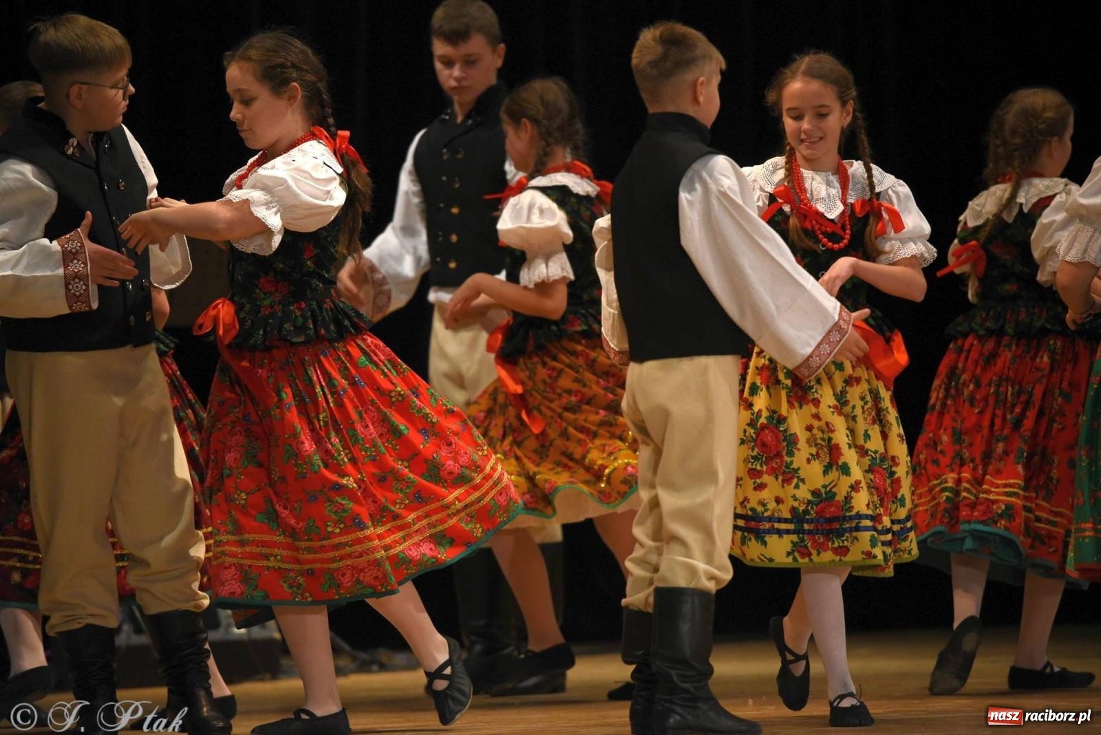 Zdjęcie w galerii na portalu naszraciborz.pl: Źródło i Patria zatańczyły dla Kubusia [FOTO i WIDEO] wiadomości z regionu