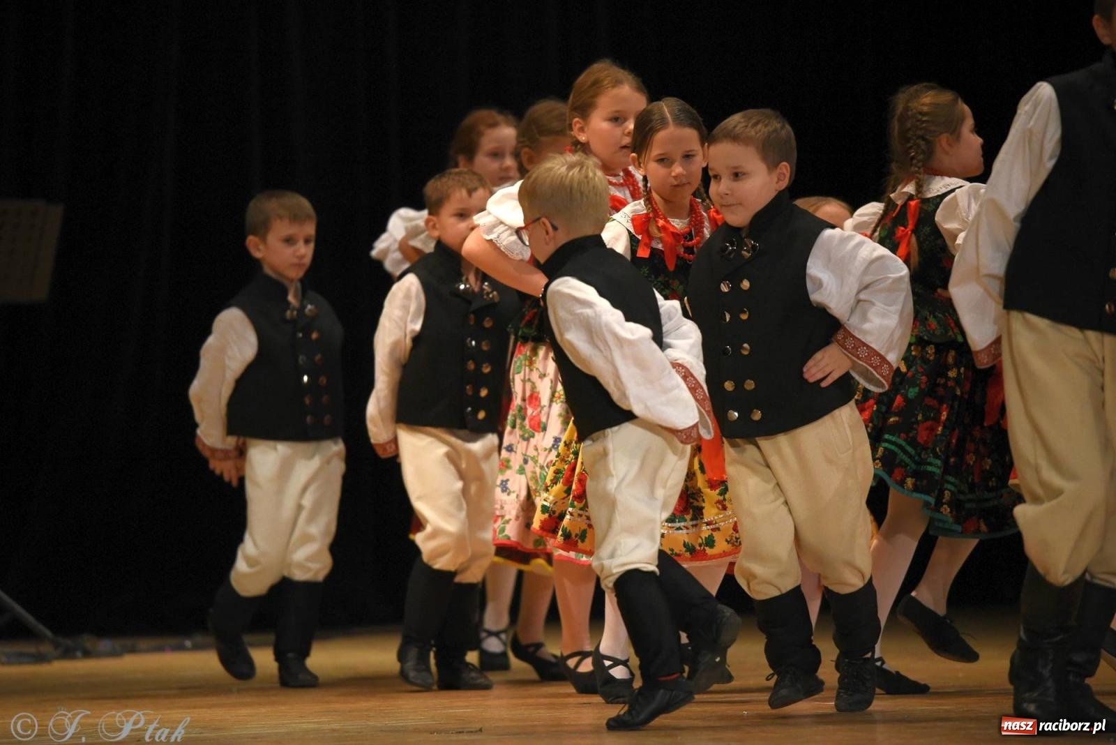 Zdjęcie w galerii na portalu naszraciborz.pl: Źródło i Patria zatańczyły dla Kubusia [FOTO i WIDEO] wiadomości z regionu