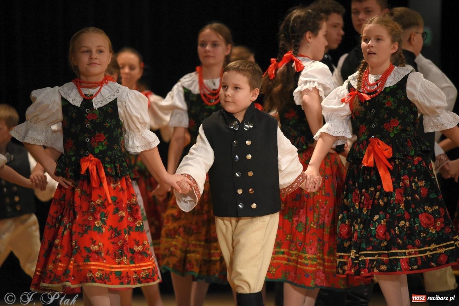 Zdjęcie w galerii na portalu naszraciborz.pl: Źródło i Patria zatańczyły dla Kubusia [FOTO i WIDEO] wiadomości z regionu