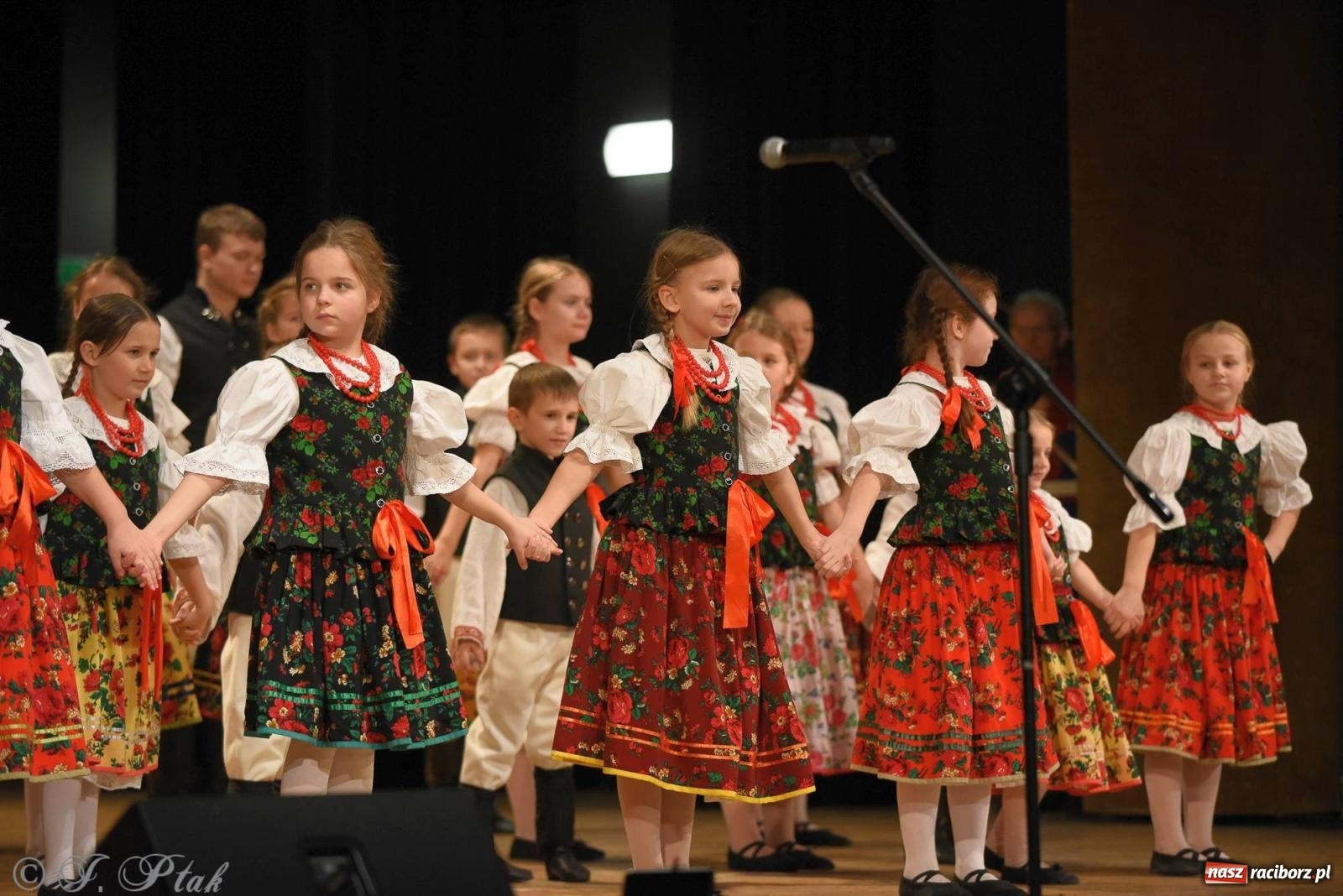 Zdjęcie w galerii na portalu naszraciborz.pl: Źródło i Patria zatańczyły dla Kubusia [FOTO i WIDEO] wiadomości z regionu