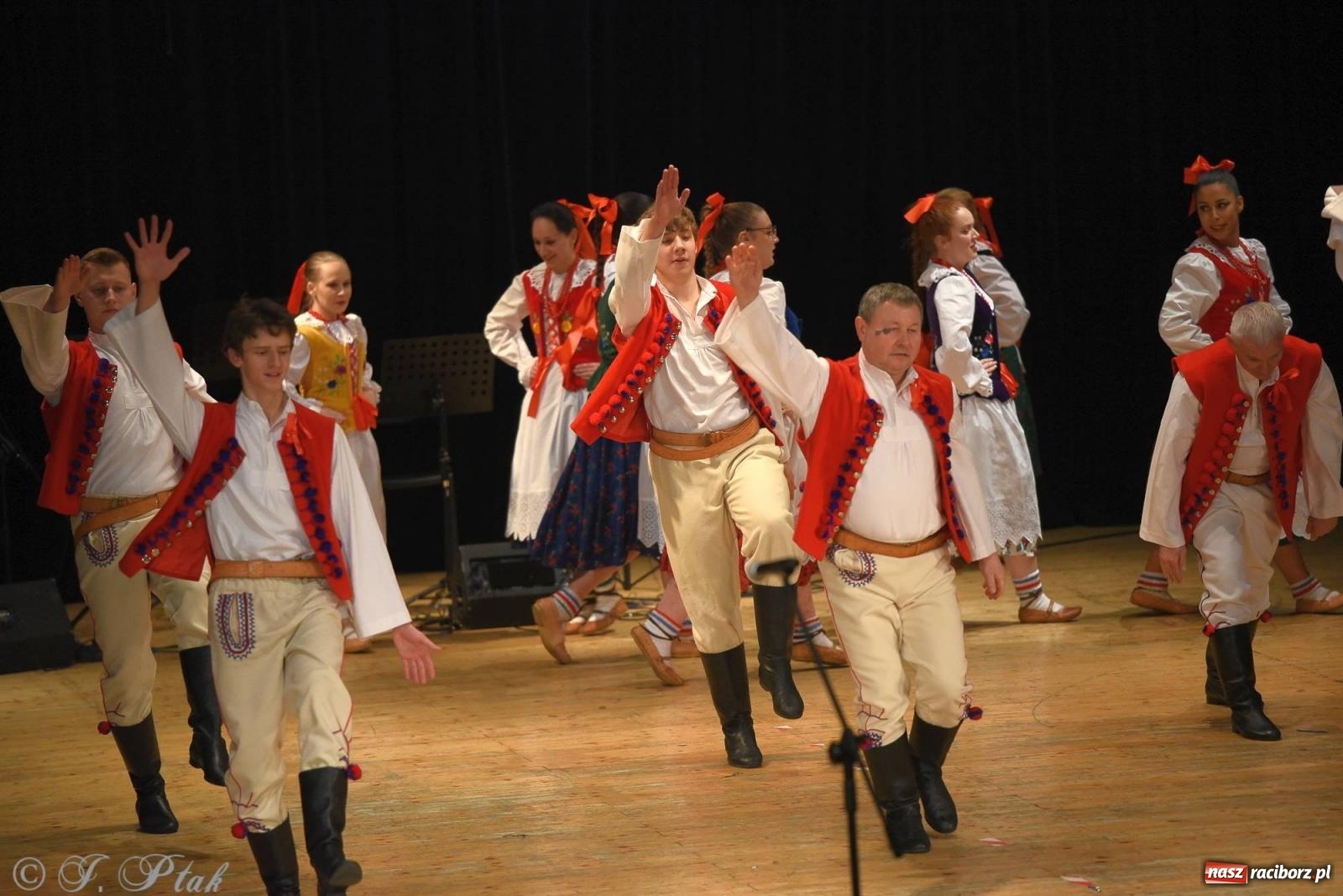 Zdjęcie w galerii na portalu naszraciborz.pl: Źródło i Patria zatańczyły dla Kubusia [FOTO i WIDEO] wiadomości z regionu
