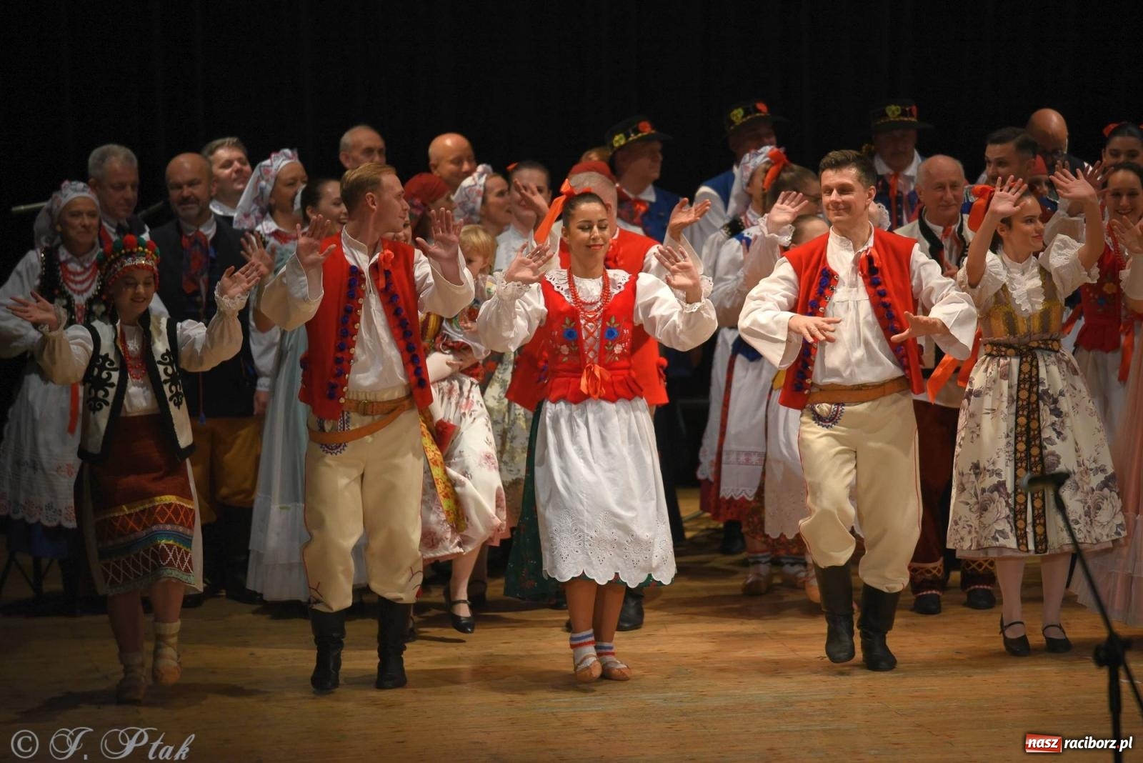Zdjęcie w galerii na portalu naszraciborz.pl: Źródło i Patria zatańczyły dla Kubusia [FOTO i WIDEO] wiadomości z regionu