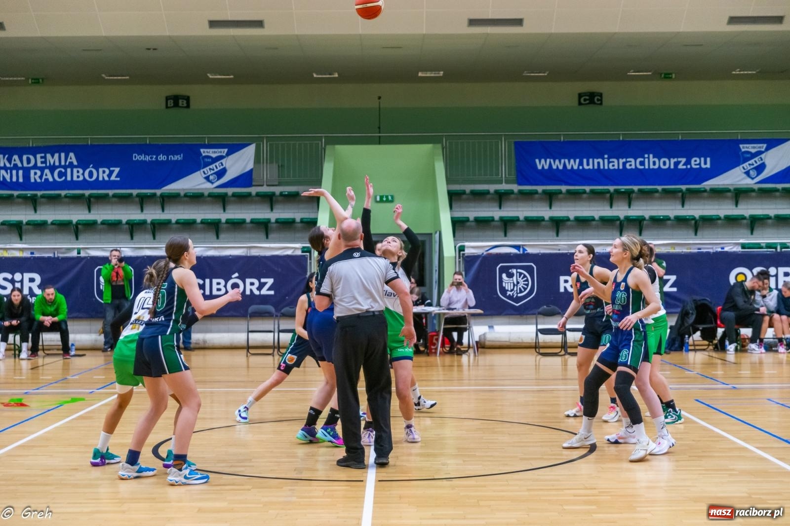 Zdjęcie w galerii na portalu naszraciborz.pl: Koszykówka. Walka do ostatniej syreny. Lider odrobinę lepszy [FOTO i WIDEO] wiadomości z regionu