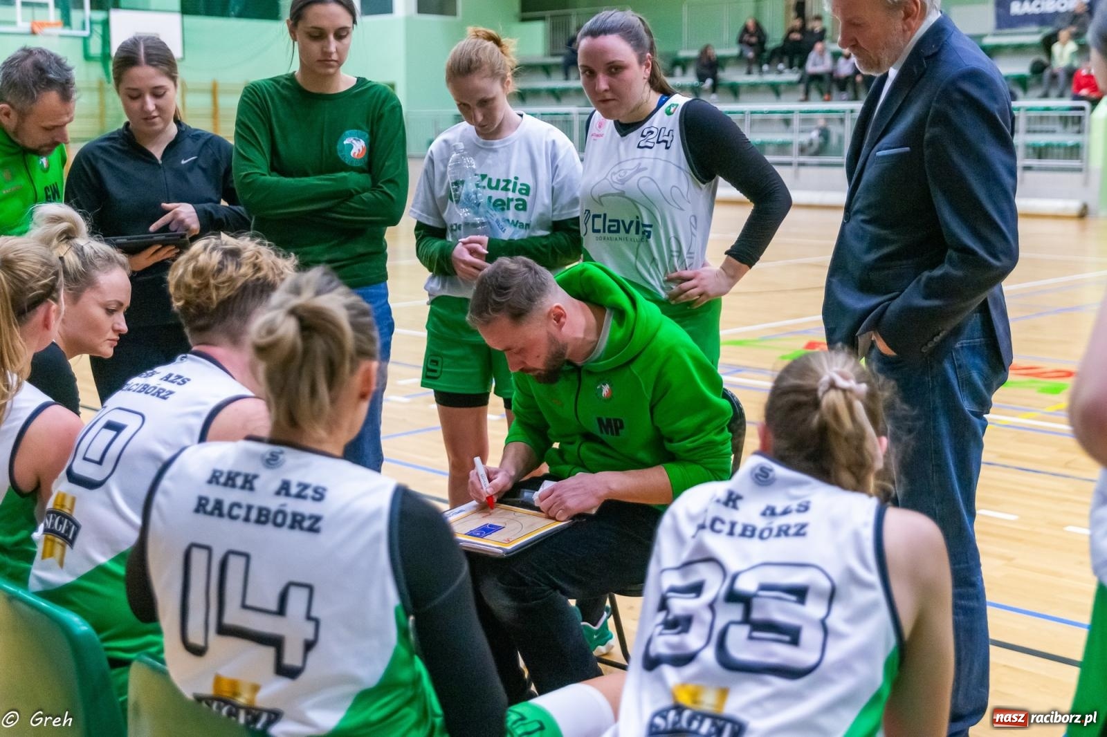 Zdjęcie w galerii na portalu naszraciborz.pl: Koszykówka. Walka do ostatniej syreny. Lider odrobinę lepszy [FOTO i WIDEO] wiadomości z regionu