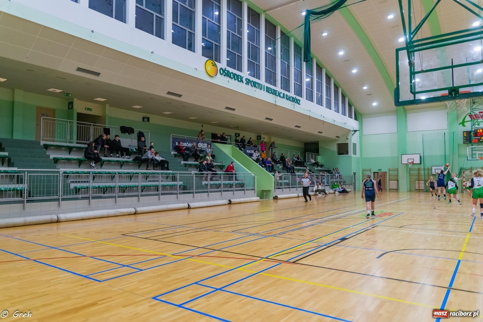 Zdjęcie w galerii na portalu naszraciborz.pl: Koszykówka. Walka do ostatniej syreny. Lider odrobinę lepszy [FOTO i WIDEO] wiadomości z regionu