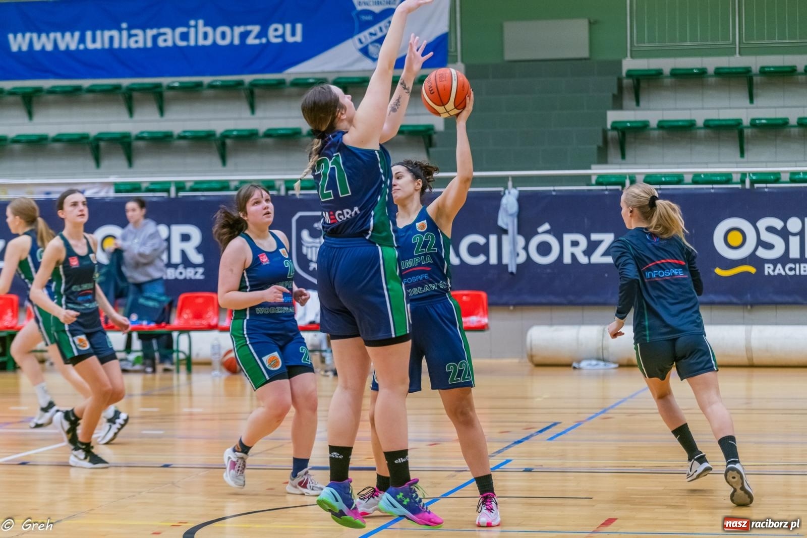 Zdjęcie w galerii na portalu naszraciborz.pl: Koszykówka. Walka do ostatniej syreny. Lider odrobinę lepszy [FOTO i WIDEO] wiadomości z regionu