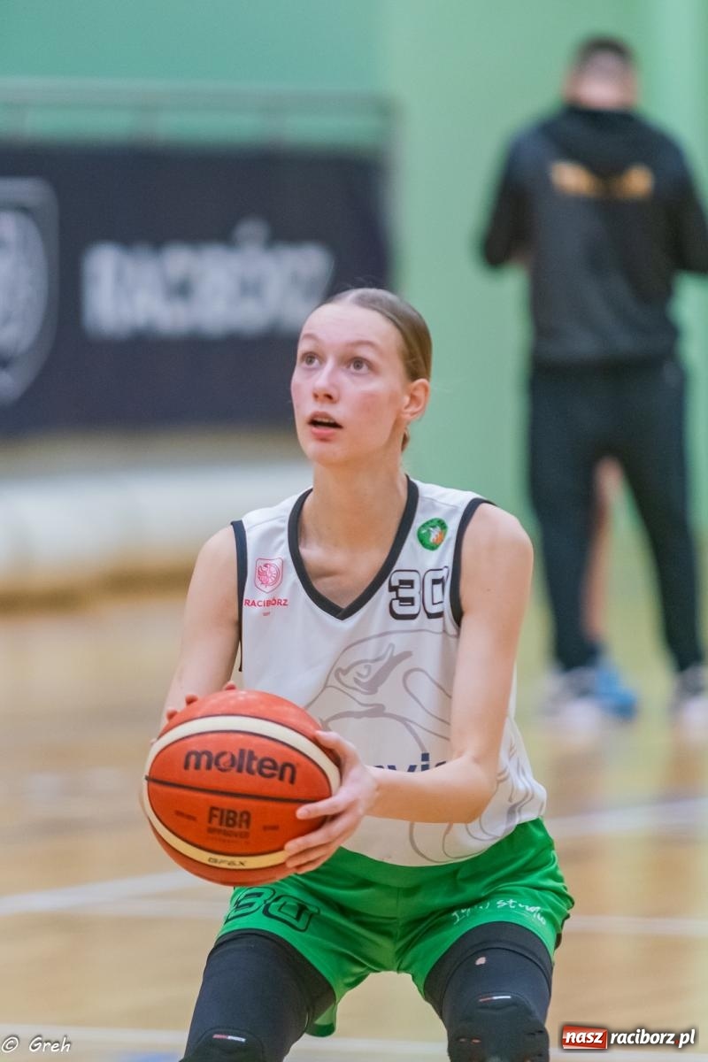 Zdjęcie w galerii na portalu naszraciborz.pl: Koszykówka. Walka do ostatniej syreny. Lider odrobinę lepszy [FOTO i WIDEO] wiadomości z regionu