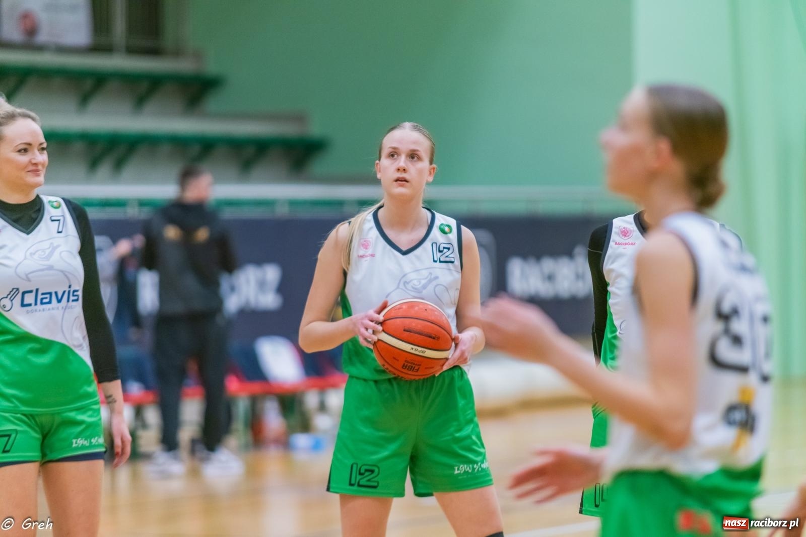 Zdjęcie w galerii na portalu naszraciborz.pl: Koszykówka. Walka do ostatniej syreny. Lider odrobinę lepszy [FOTO i WIDEO] wiadomości z regionu