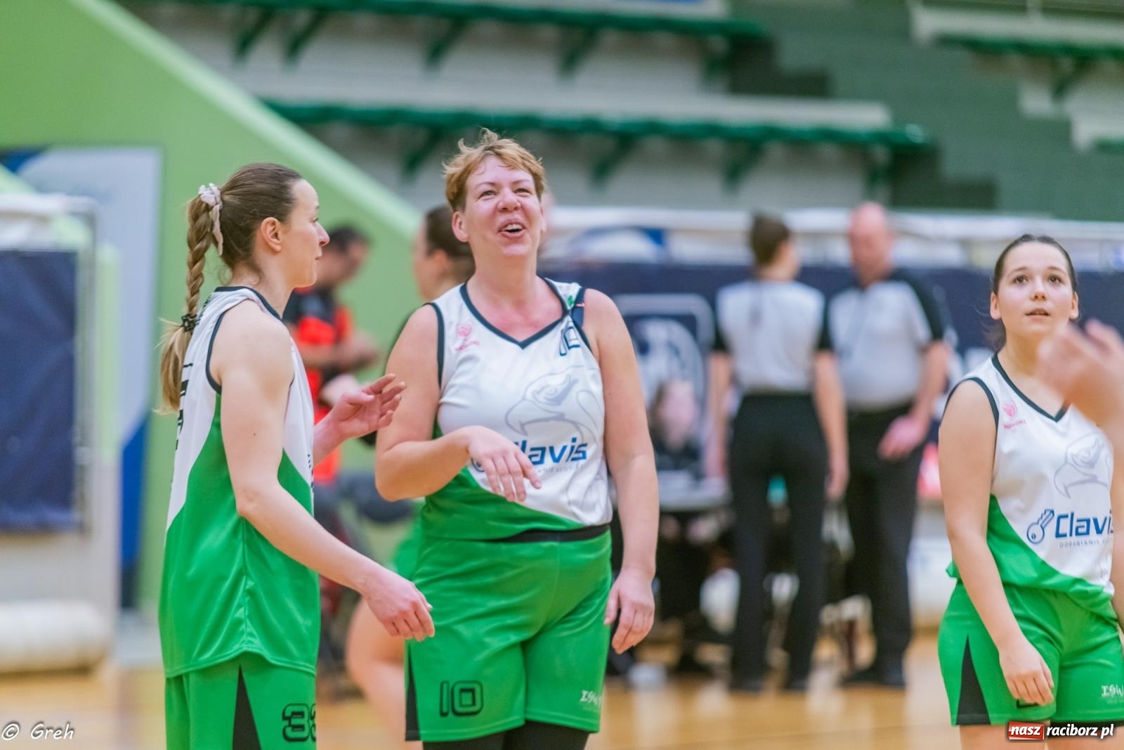 Zdjęcie w galerii na portalu naszraciborz.pl: Koszykówka. Walka do ostatniej syreny. Lider odrobinę lepszy [FOTO i WIDEO] wiadomości z regionu