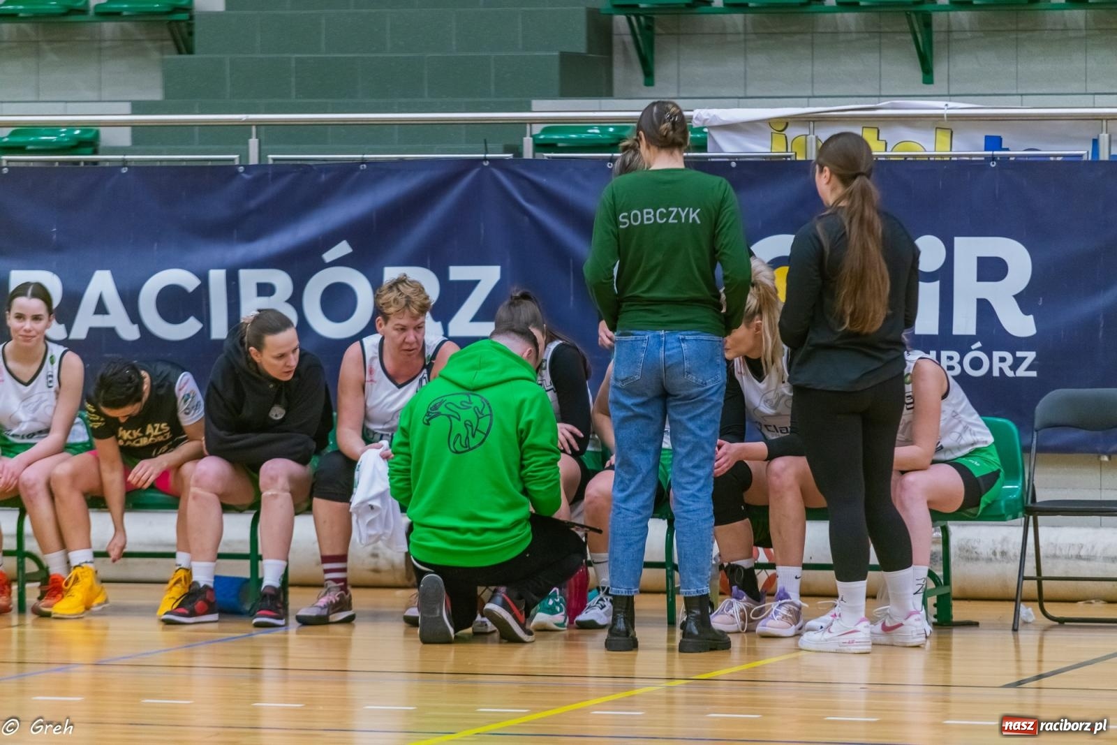 Zdjęcie w galerii na portalu naszraciborz.pl: Koszykówka. Walka do ostatniej syreny. Lider odrobinę lepszy [FOTO i WIDEO] wiadomości z regionu