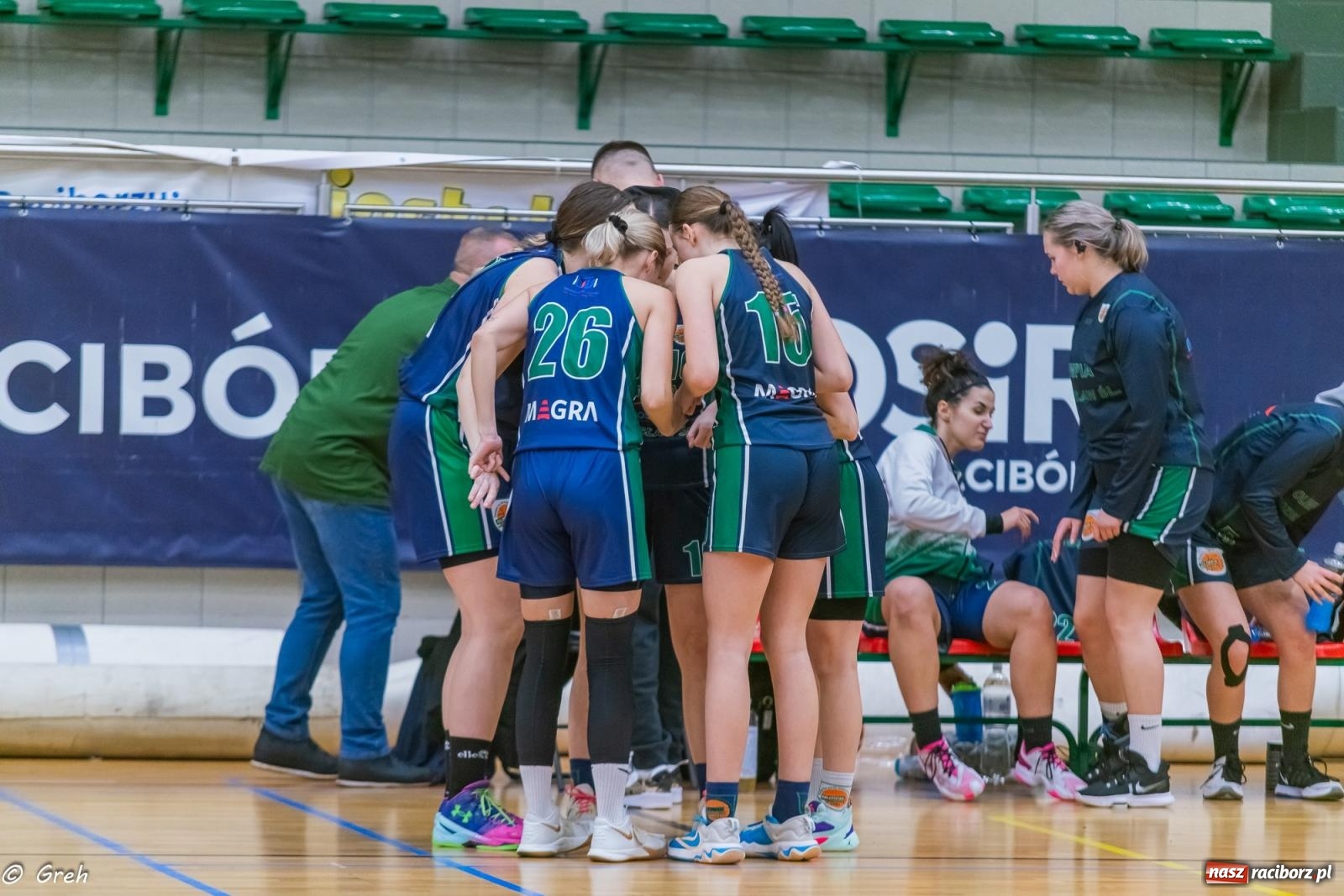 Zdjęcie w galerii na portalu naszraciborz.pl: Koszykówka. Walka do ostatniej syreny. Lider odrobinę lepszy [FOTO i WIDEO] wiadomości z regionu