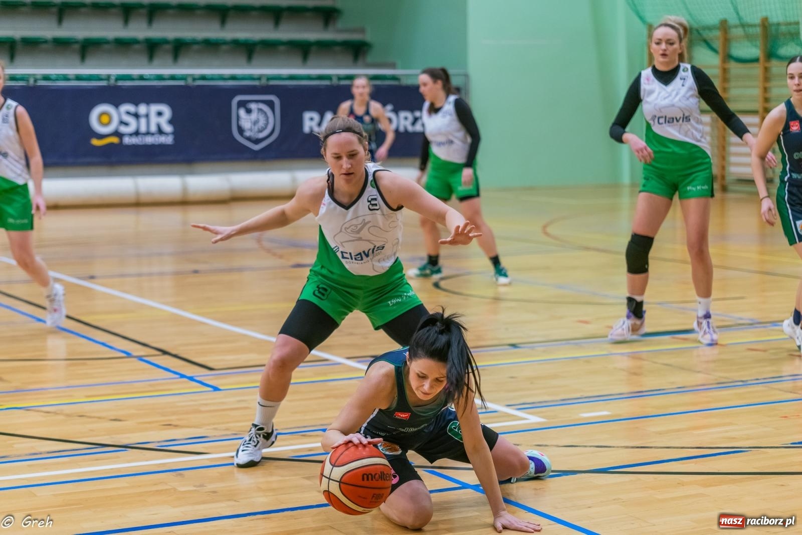 Zdjęcie w galerii na portalu naszraciborz.pl: Koszykówka. Walka do ostatniej syreny. Lider odrobinę lepszy [FOTO i WIDEO] wiadomości z regionu