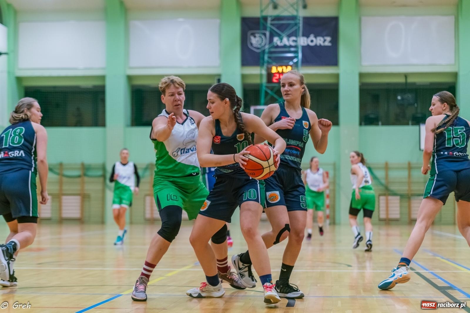 Zdjęcie w galerii na portalu naszraciborz.pl: Koszykówka. Walka do ostatniej syreny. Lider odrobinę lepszy [FOTO i WIDEO] wiadomości z regionu