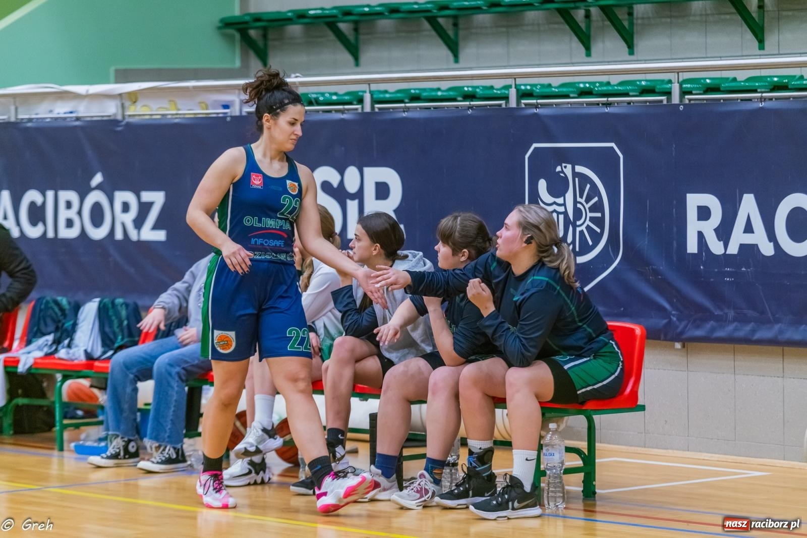 Zdjęcie w galerii na portalu naszraciborz.pl: Koszykówka. Walka do ostatniej syreny. Lider odrobinę lepszy [FOTO i WIDEO] wiadomości z regionu