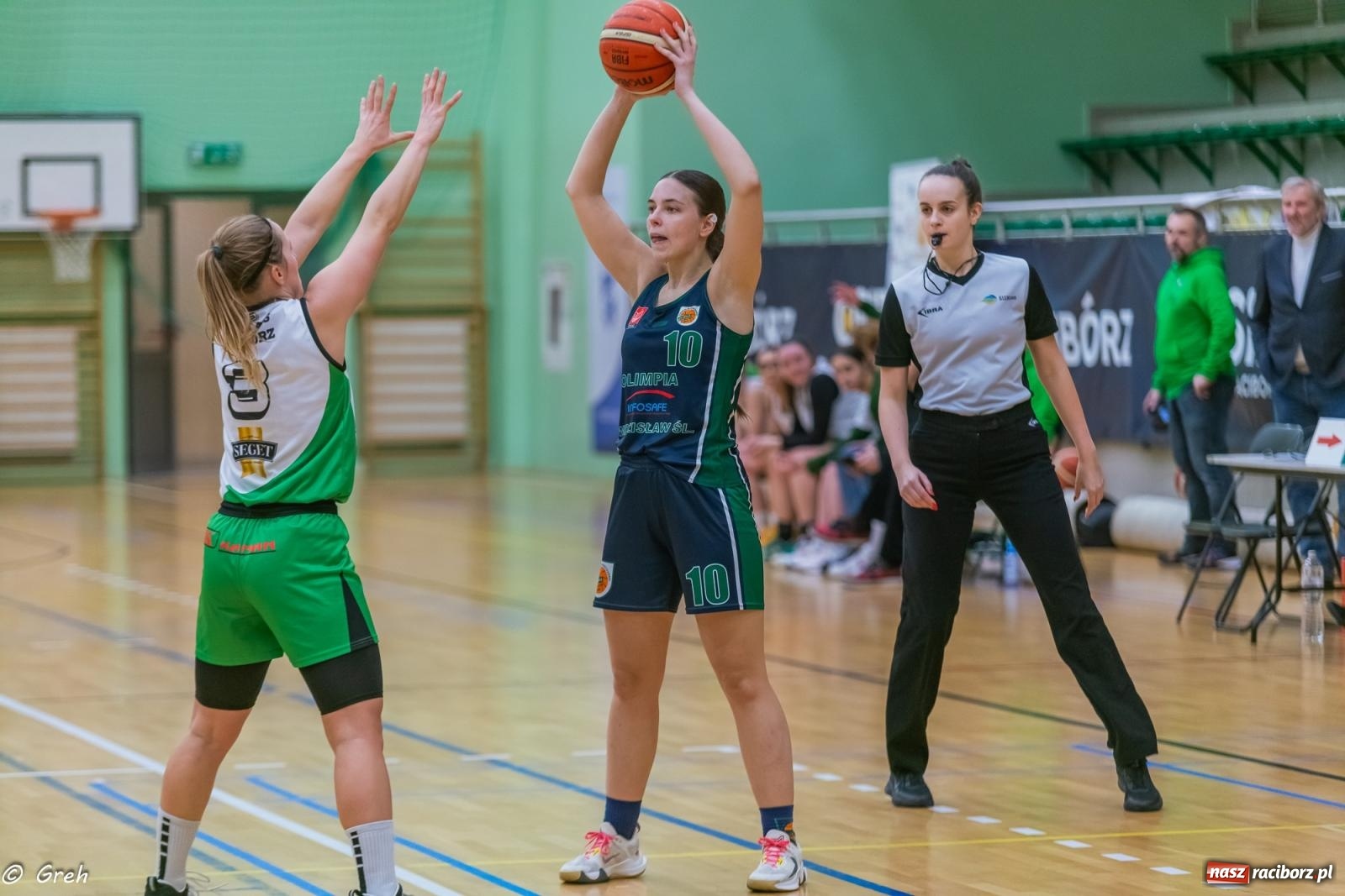 Zdjęcie w galerii na portalu naszraciborz.pl: Koszykówka. Walka do ostatniej syreny. Lider odrobinę lepszy [FOTO i WIDEO] wiadomości z regionu