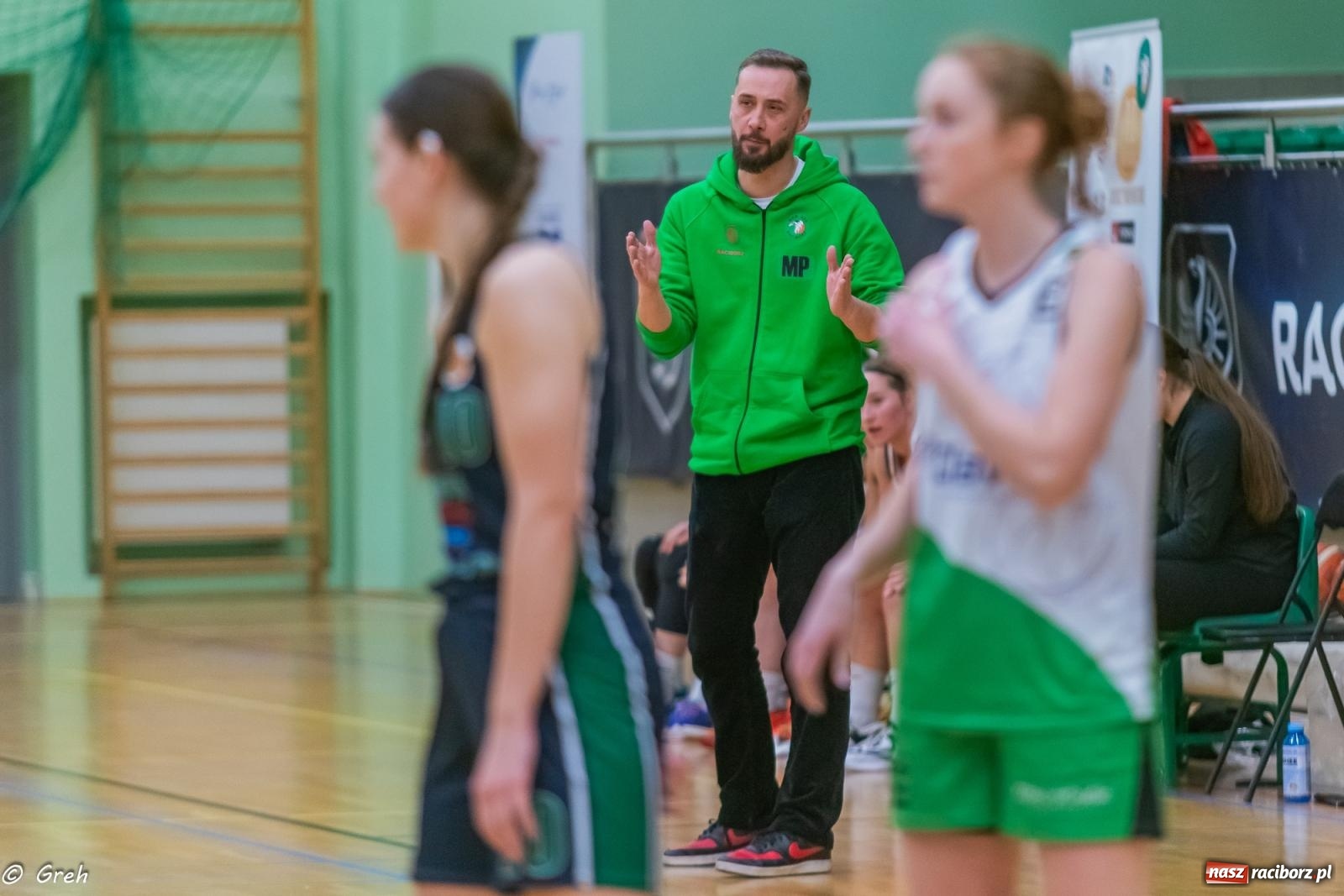Zdjęcie w galerii na portalu naszraciborz.pl: Koszykówka. Walka do ostatniej syreny. Lider odrobinę lepszy [FOTO i WIDEO] wiadomości z regionu