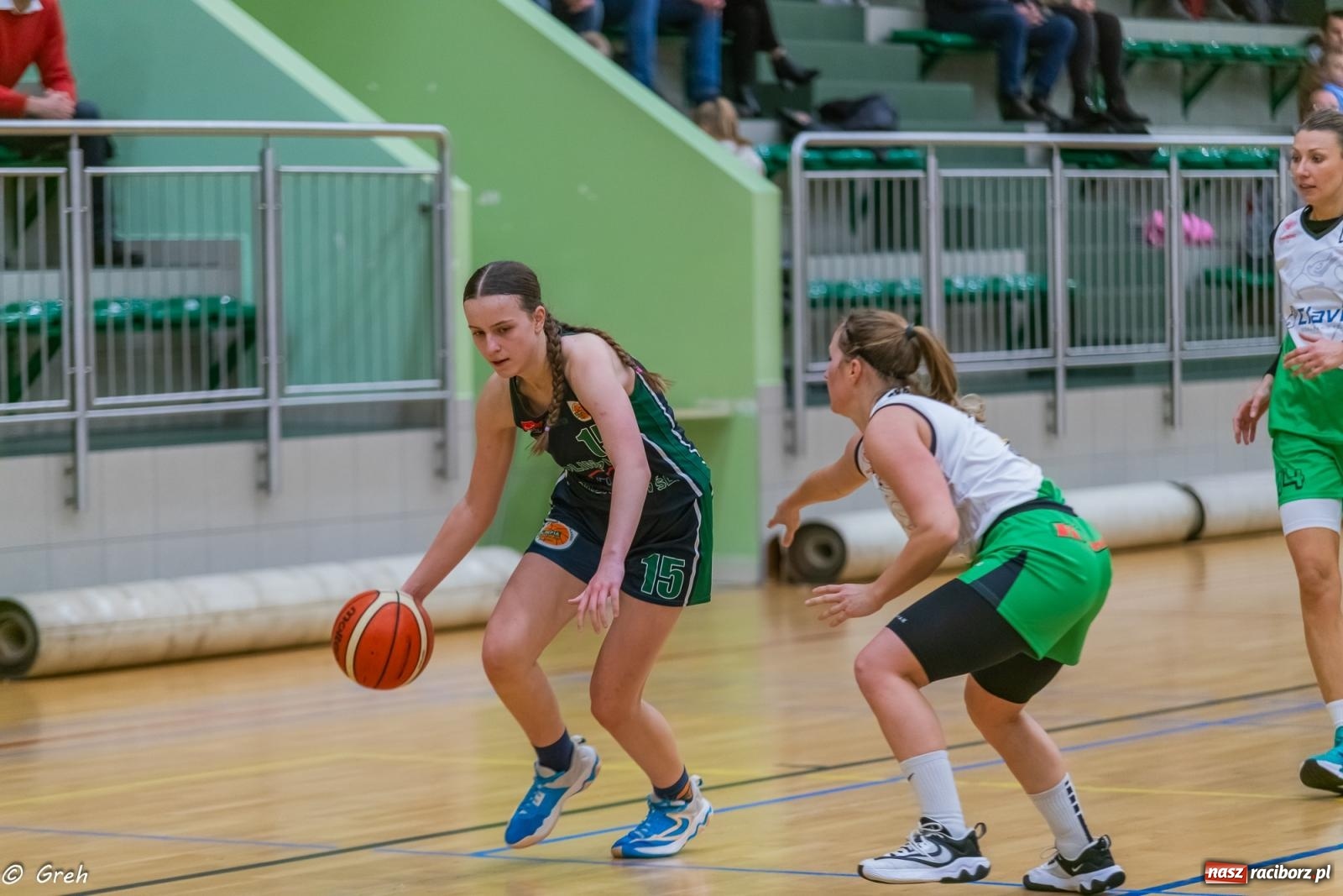 Zdjęcie w galerii na portalu naszraciborz.pl: Koszykówka. Walka do ostatniej syreny. Lider odrobinę lepszy [FOTO i WIDEO] wiadomości z regionu