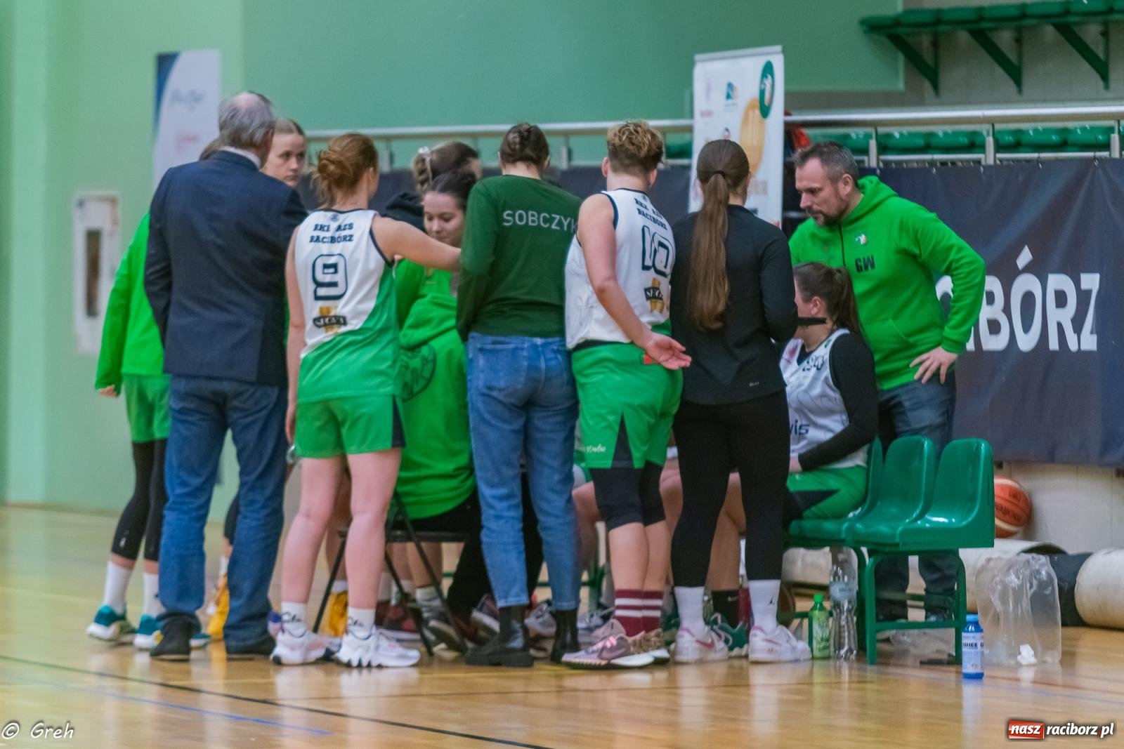 Zdjęcie w galerii na portalu naszraciborz.pl: Koszykówka. Walka do ostatniej syreny. Lider odrobinę lepszy [FOTO i WIDEO] wiadomości z regionu