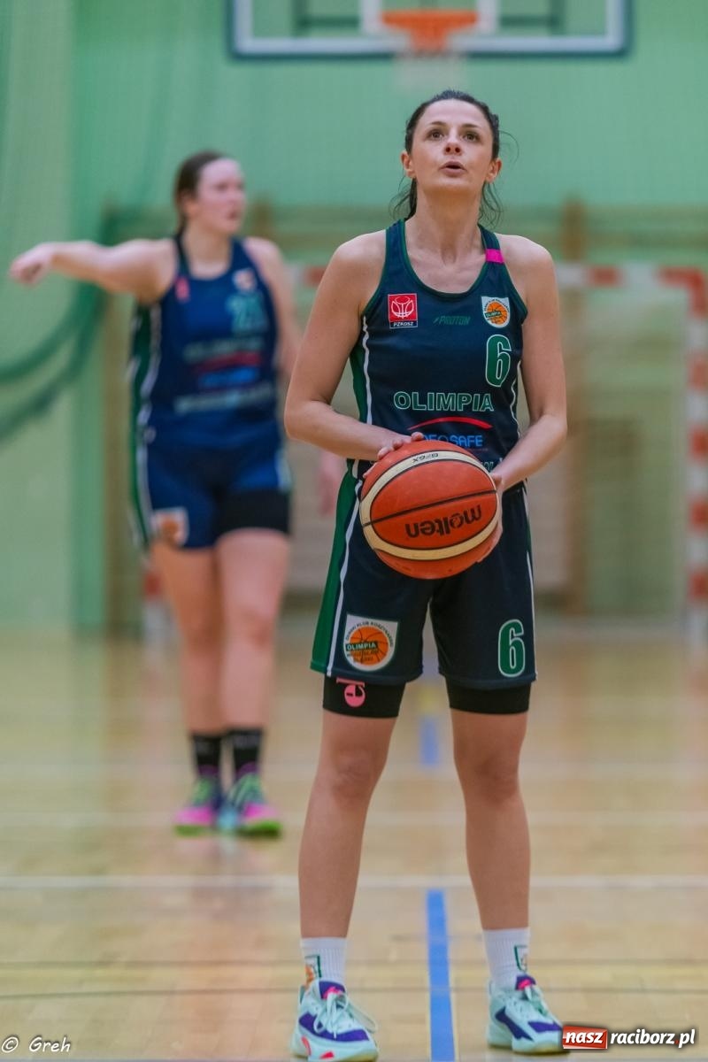 Zdjęcie w galerii na portalu naszraciborz.pl: Koszykówka. Walka do ostatniej syreny. Lider odrobinę lepszy [FOTO i WIDEO] wiadomości z regionu