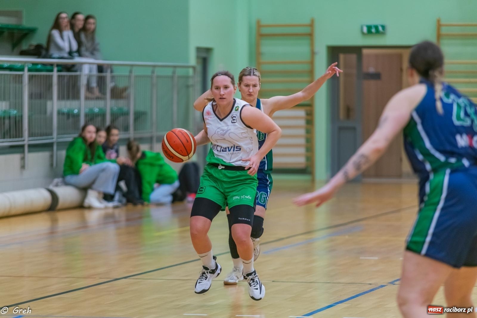 Zdjęcie w galerii na portalu naszraciborz.pl: Koszykówka. Walka do ostatniej syreny. Lider odrobinę lepszy [FOTO i WIDEO] wiadomości z regionu