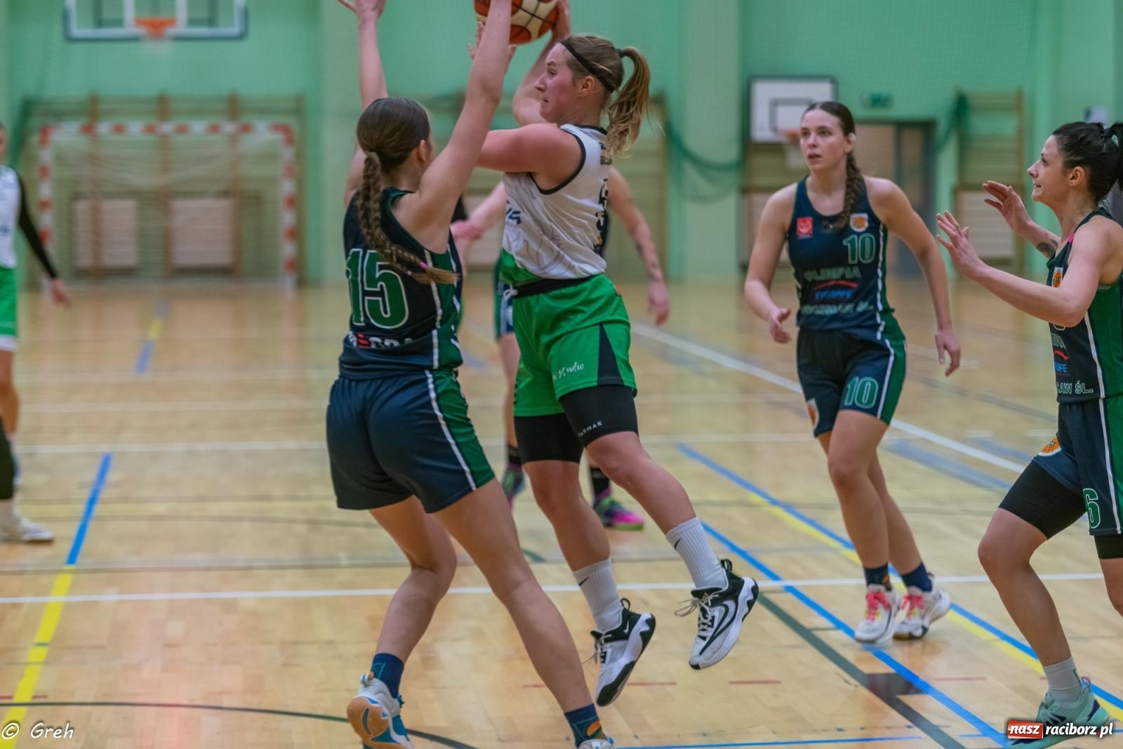 Zdjęcie w galerii na portalu naszraciborz.pl: Koszykówka. Walka do ostatniej syreny. Lider odrobinę lepszy [FOTO i WIDEO] wiadomości z regionu
